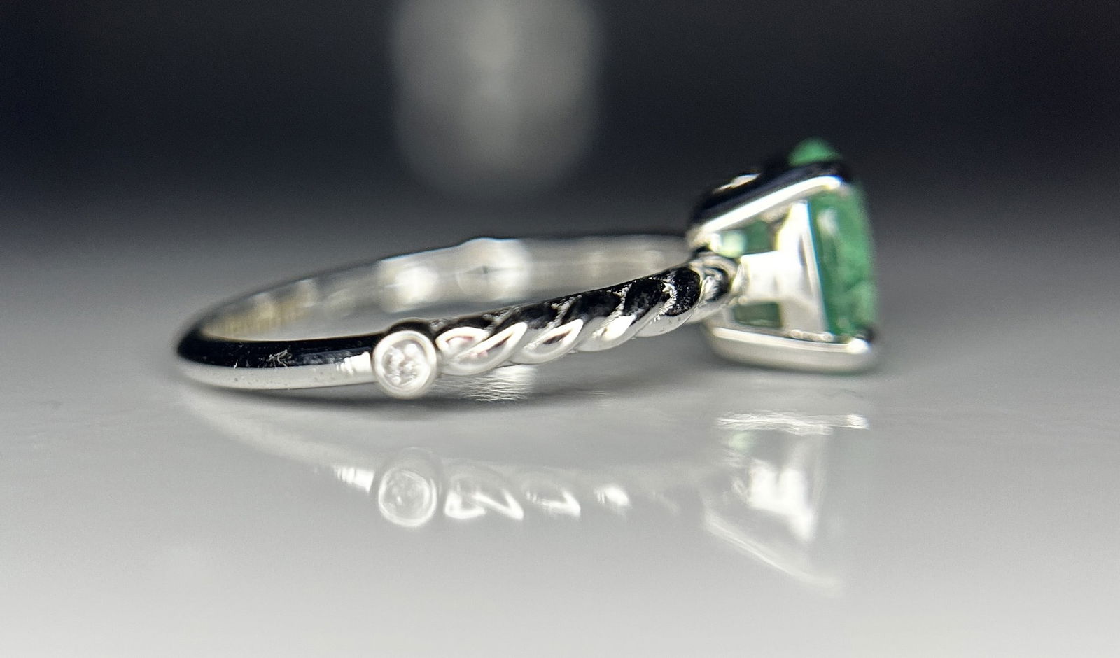 Beautiful 1.35ct Natural Emerald With Natural Diamonds & 18k Gold - 7