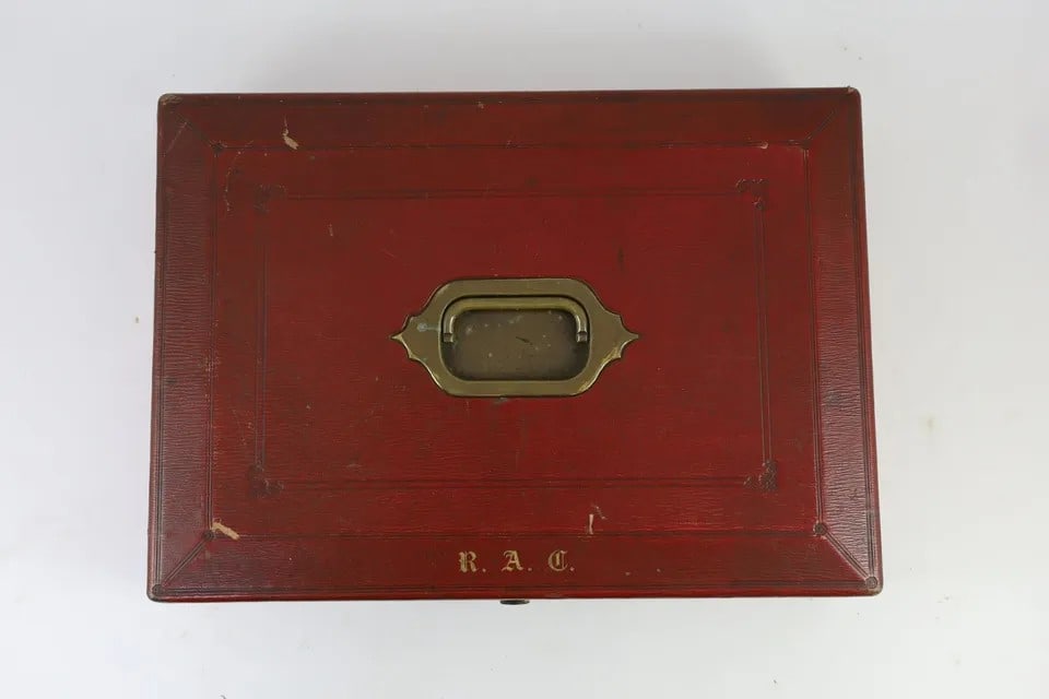 Red Despatch Box An early 20th century red morocco despatch box, formerly the property of Richar... - 2