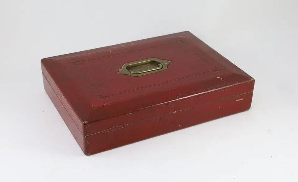 Red Despatch Box An early 20th century red morocco despatch box, formerly the property of Richar... - 3