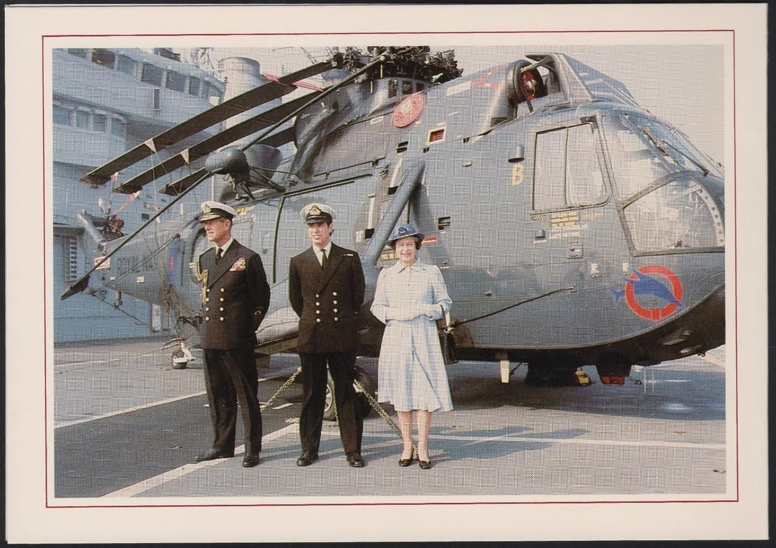 Royalty Queen Elizabeth II &Prince Phillip hand signed 1982 Christmas card 'Lilibet' - 6