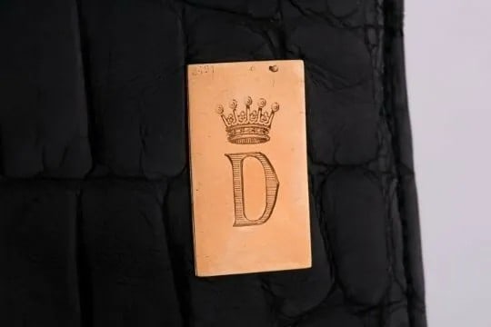 Royalty A Cartier crocodile wallet from Wallis Windsor & Edward Windsor abdicated Edward VIII. - 8