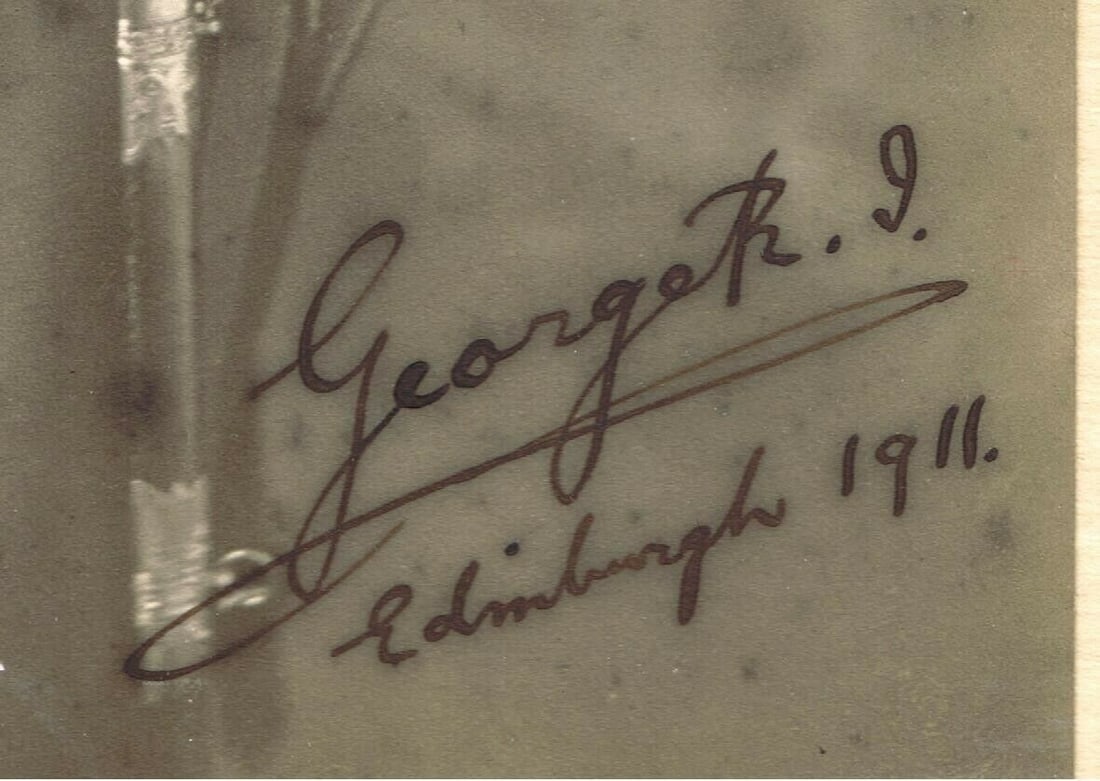 Royalty pair of Stunning Silver Frames with King George V & Queen Mary signed pair of black & whi... - 5