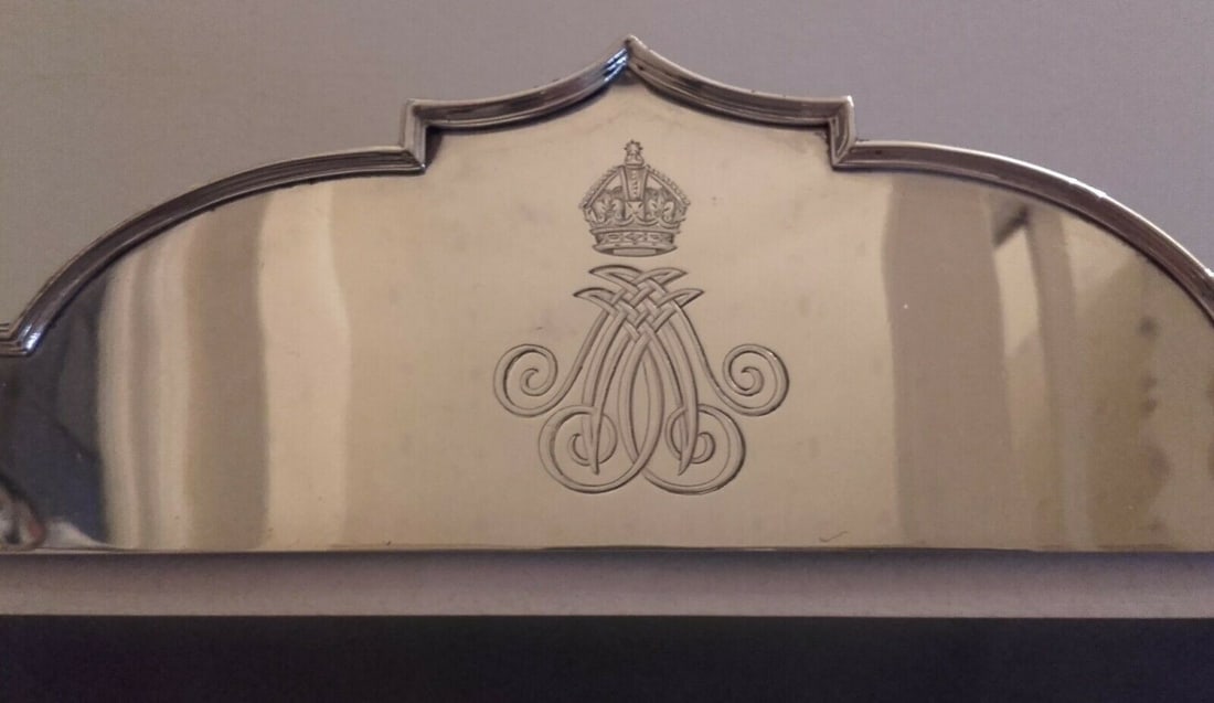 Royalty pair of Stunning Silver Frames with King George V & Queen Mary signed pair of black & whi... - 6