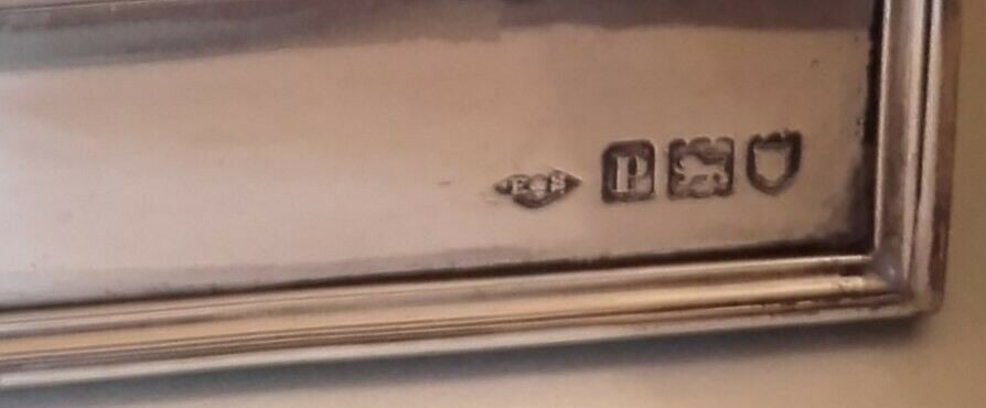 Royalty pair of Stunning Silver Frames with King George V & Queen Mary signed pair of black & whi... - 7