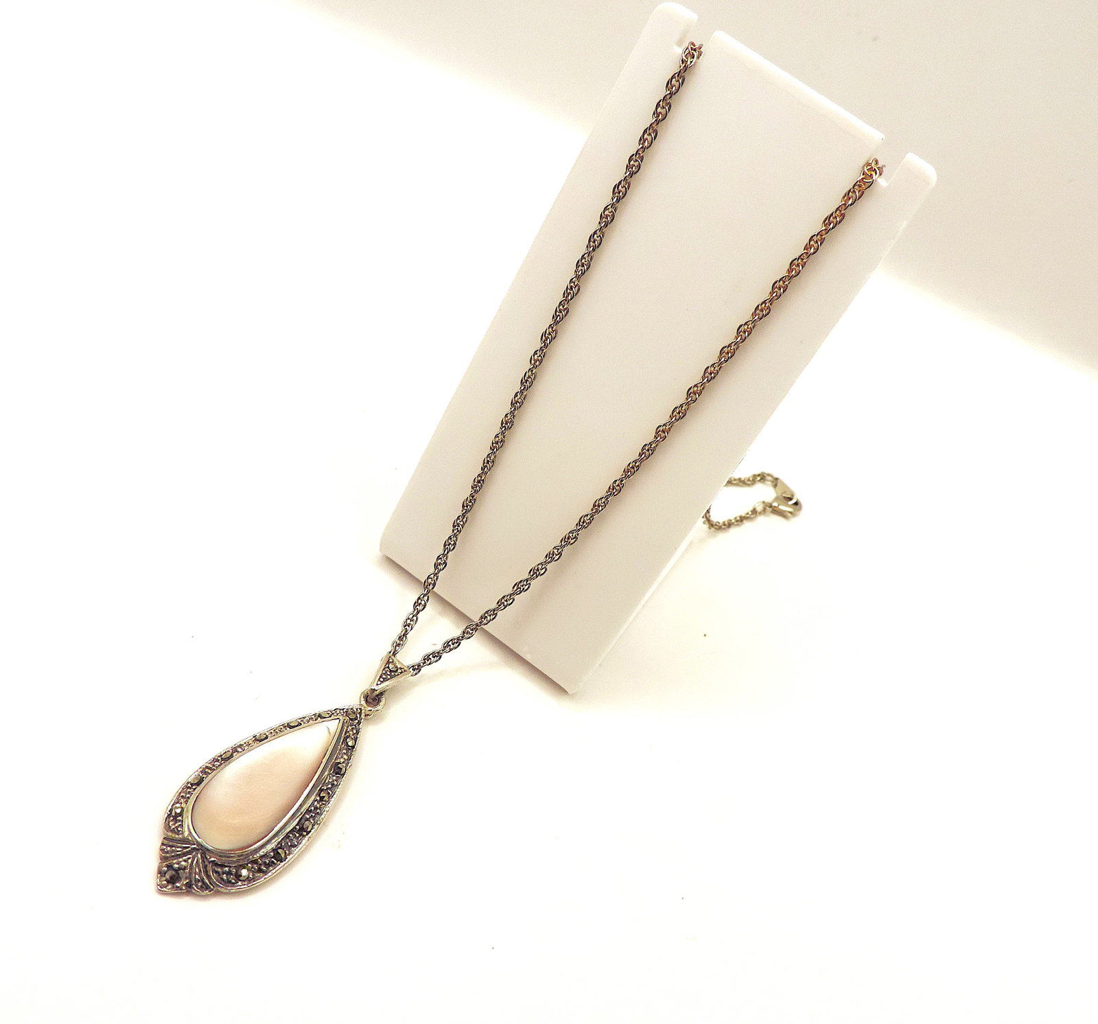 Vintage Sterling Silver Mother of Pearl Pendant Necklace - 4