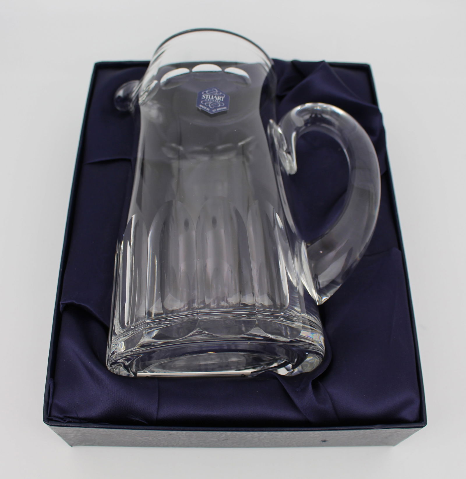 Stuart Cut Glass Crystal Thumb Slice Jug: Title: Stuart Cut Glass Crystal Thumb Slice Jug Description: Stuart Cut Glass Crystal Thumb Slice Jug. Excellent condition in original presentation case Condition: Used Delivery option: