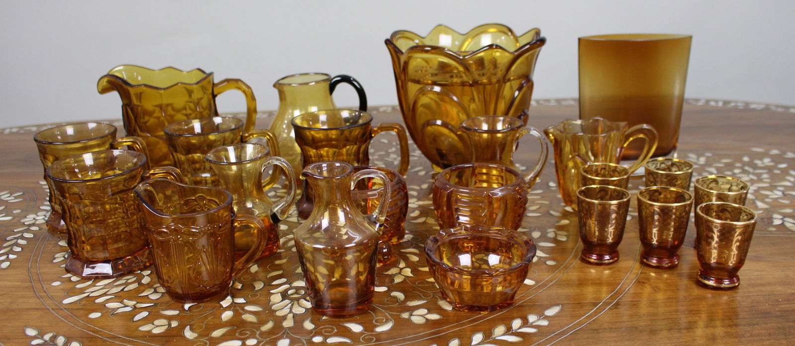 Collection of Amber Glass: Title: Collection of Amber Glass Description: Collection of Amber Glass Condition: Used Delivery option: Collection & Delivery Location Category: Antiques