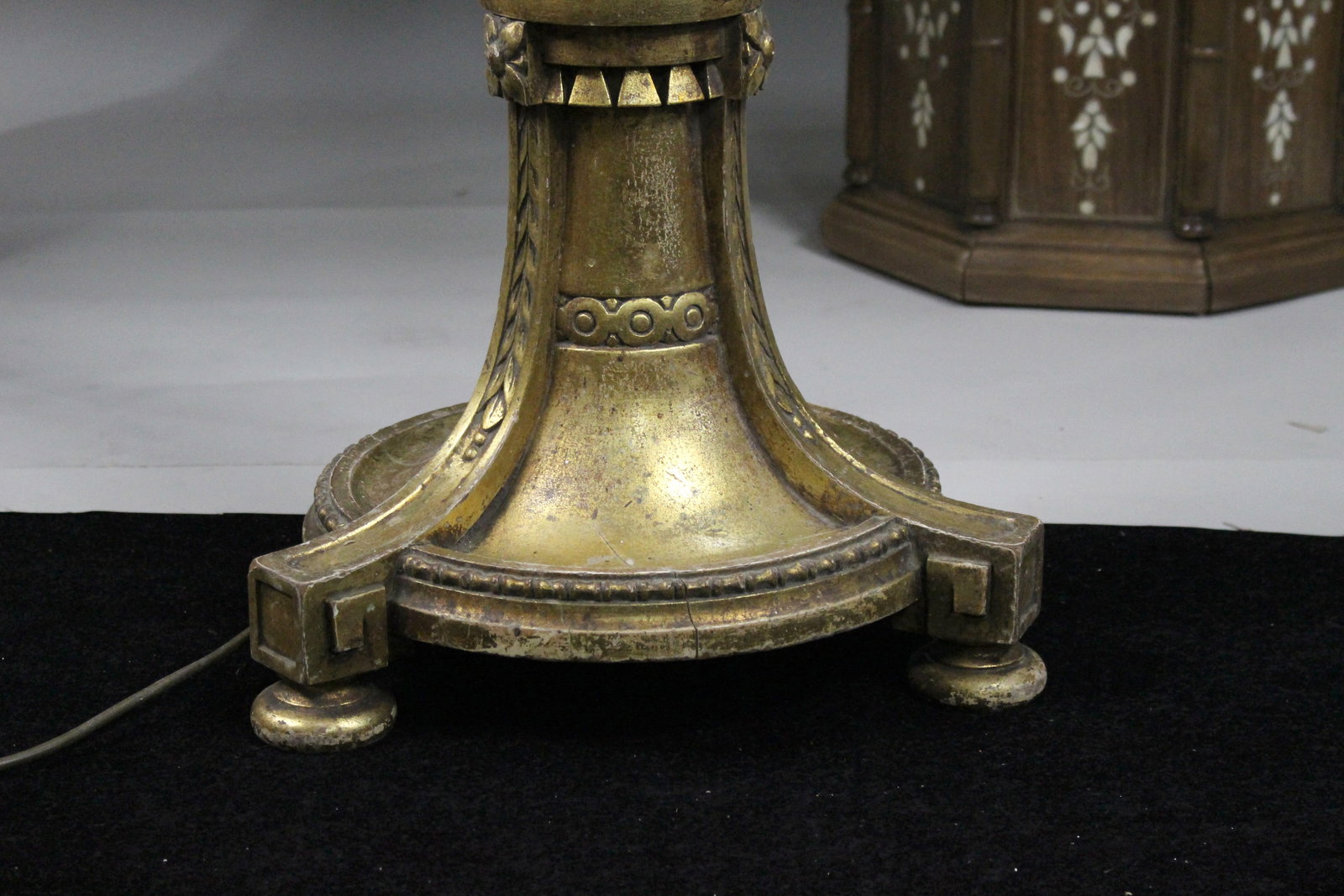 Fine Early 20th Century Giltwood Floor Lamp with Handmade Silk Shade - 4