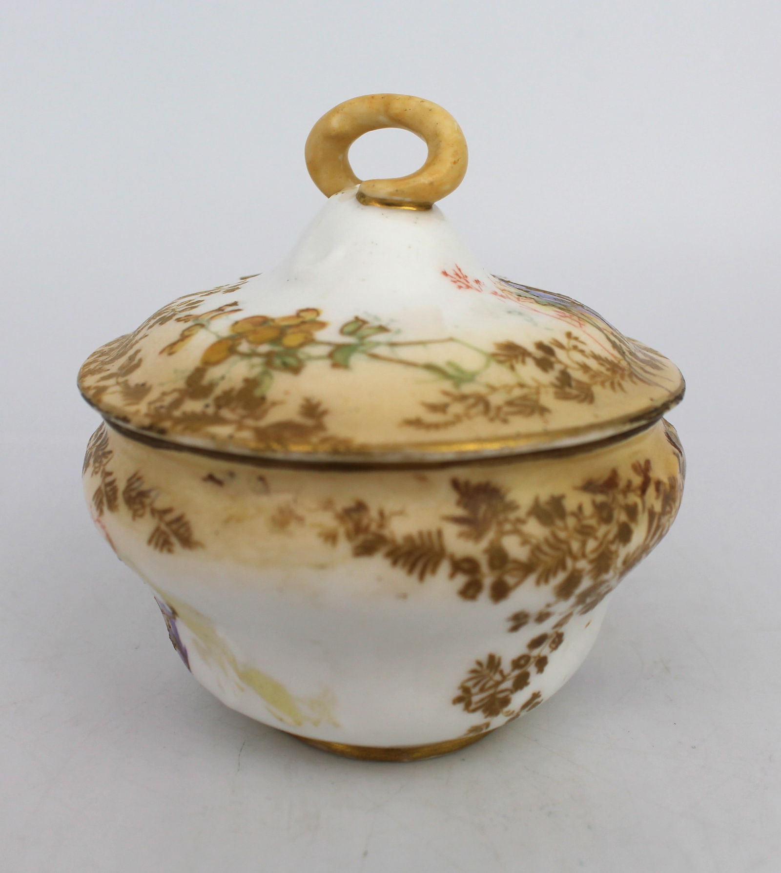 Small Royal Doulton Lidded Bowl c.1900 - 2