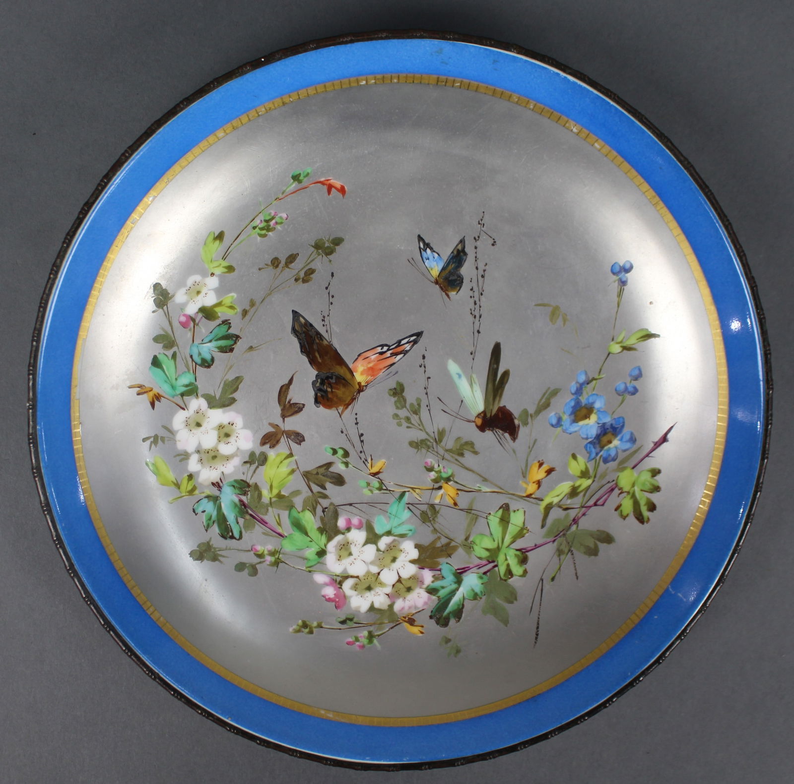 Antique Continental Porcelain Platinum Dish with Gilt Bronze Rim: Title: Antique Continental Porcelain Platinum Dish with Gilt Bronze Rim Description: Antique Continental Porcelain Platinum Dish with Gilt Bronze Rim A fine late Victorian Continental porcelain