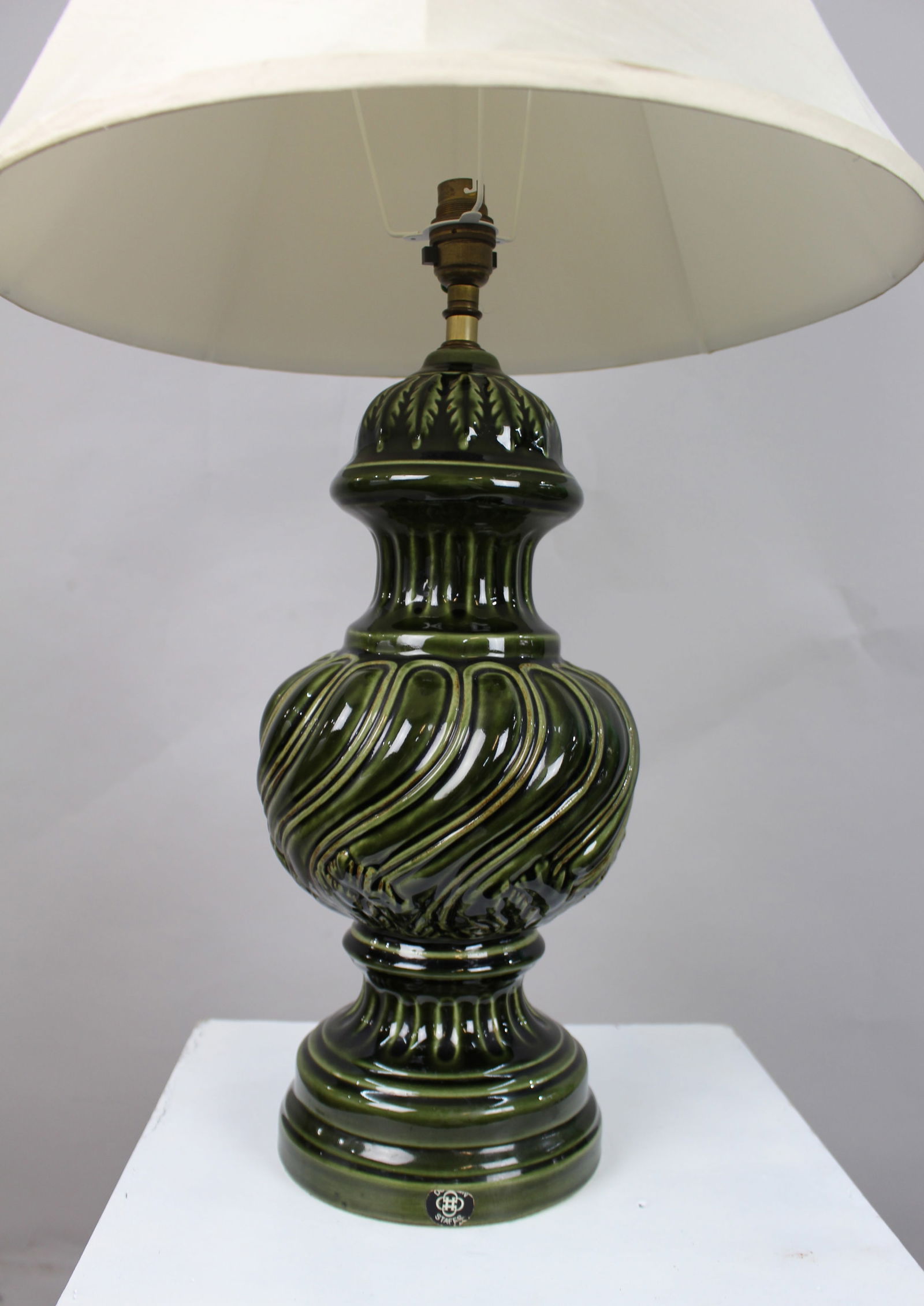 Large Royal Doulton Green Glazed Table Lamp with Shade - 7