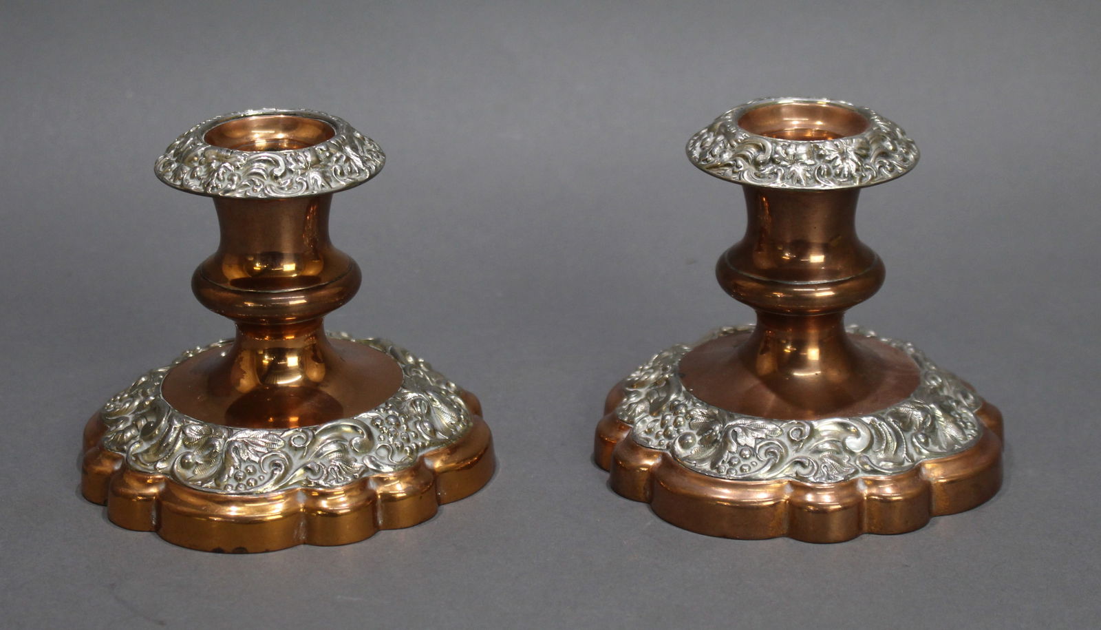 Pair of Early 19th Century Sheffield Plate Candlesticks: Title: Pair of Early 19th Century Sheffield Plate Candlesticks Description: Pair of Early 19th Century Sheffield Plate Candlesticks A good matched pair of early 19th century English Sheffield