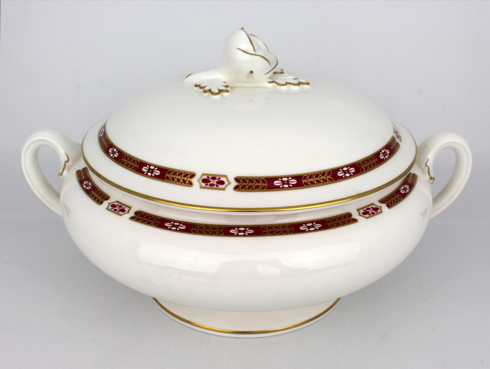 Collection of Royal Worcester “Grosvenor” Red & White - 10