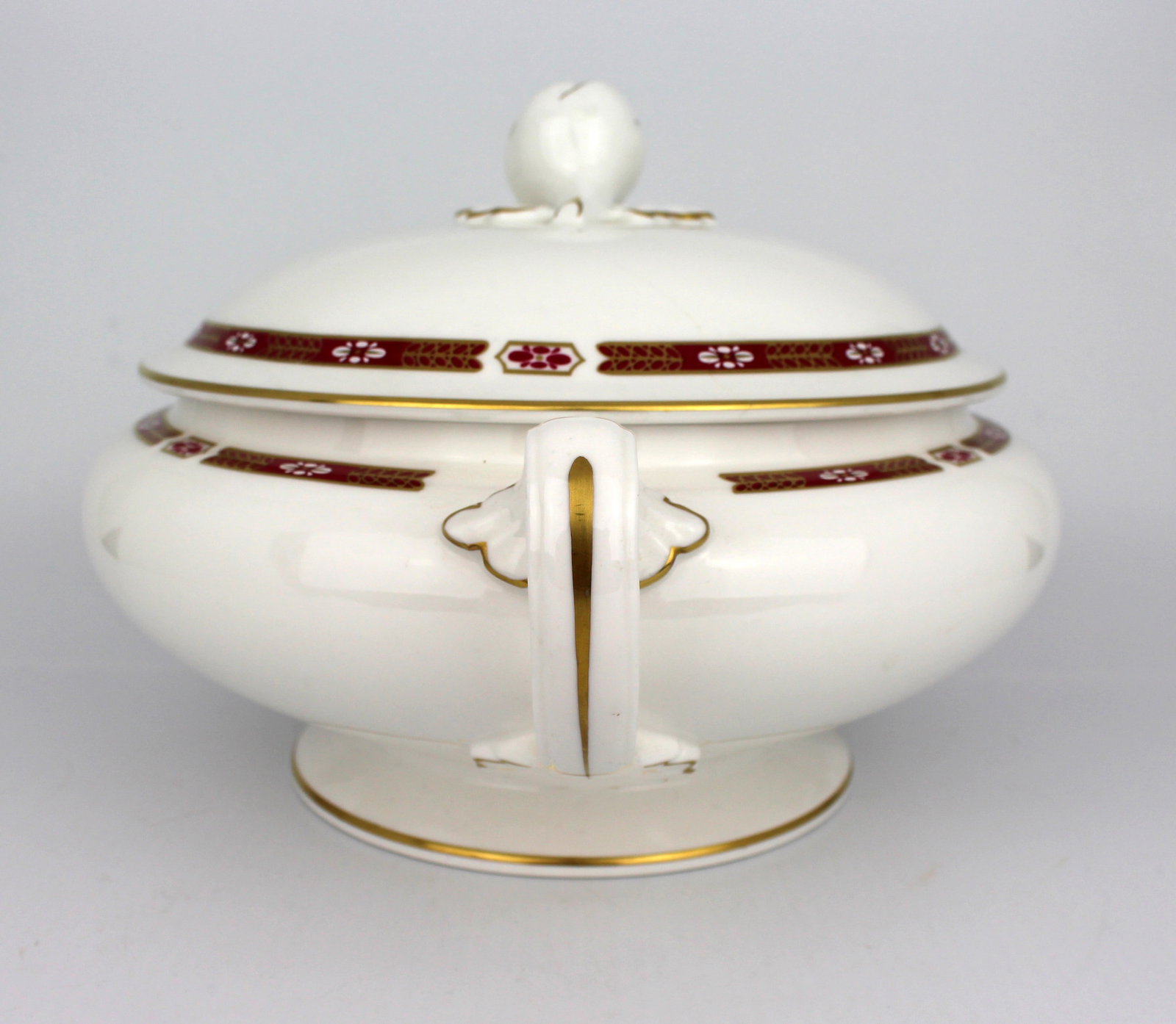 Collection of Royal Worcester “Grosvenor” Red & White - 11