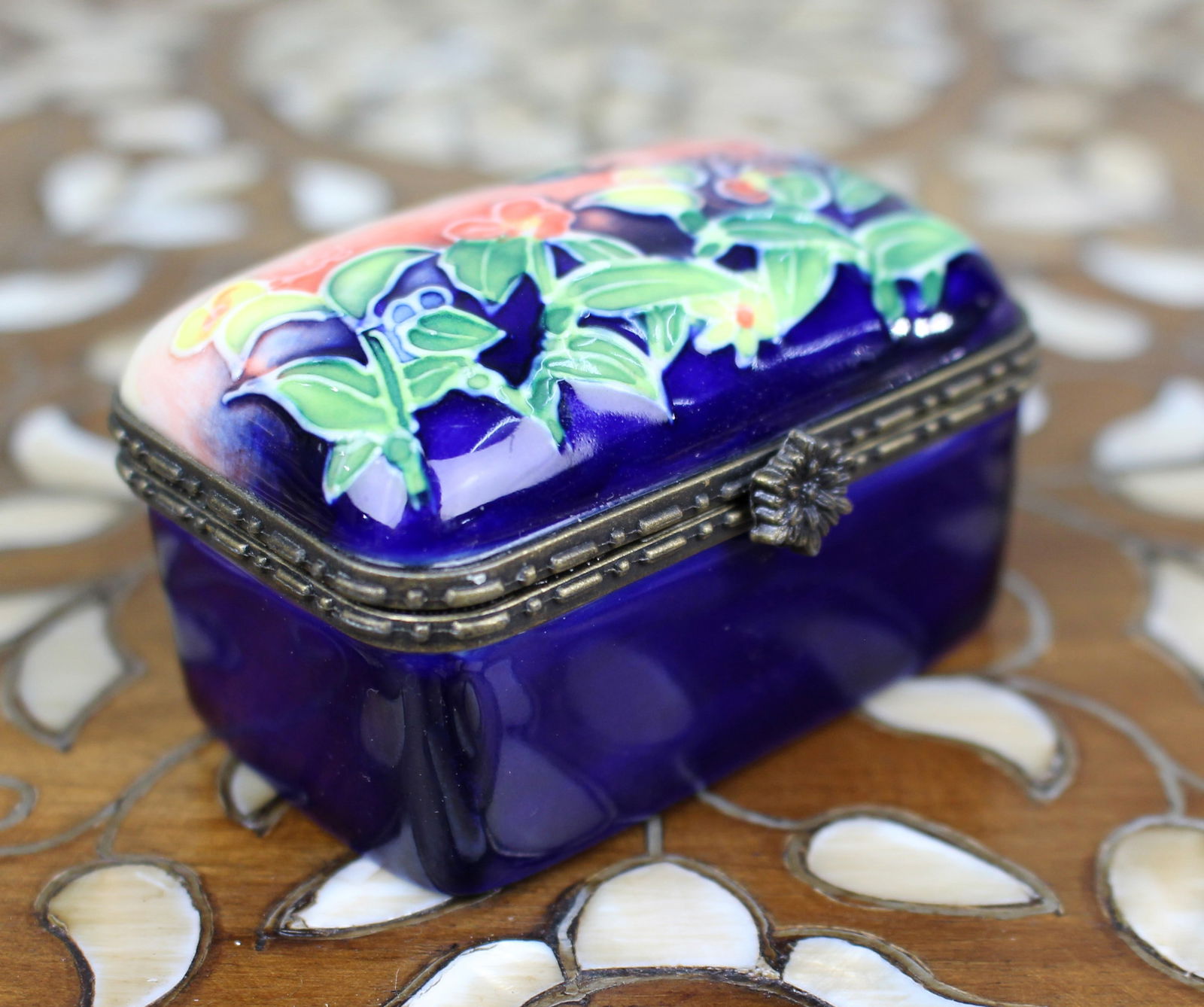 Old Tupton Ware Porcelain Trinket Box with Floral & Butterfly Decoration - 3