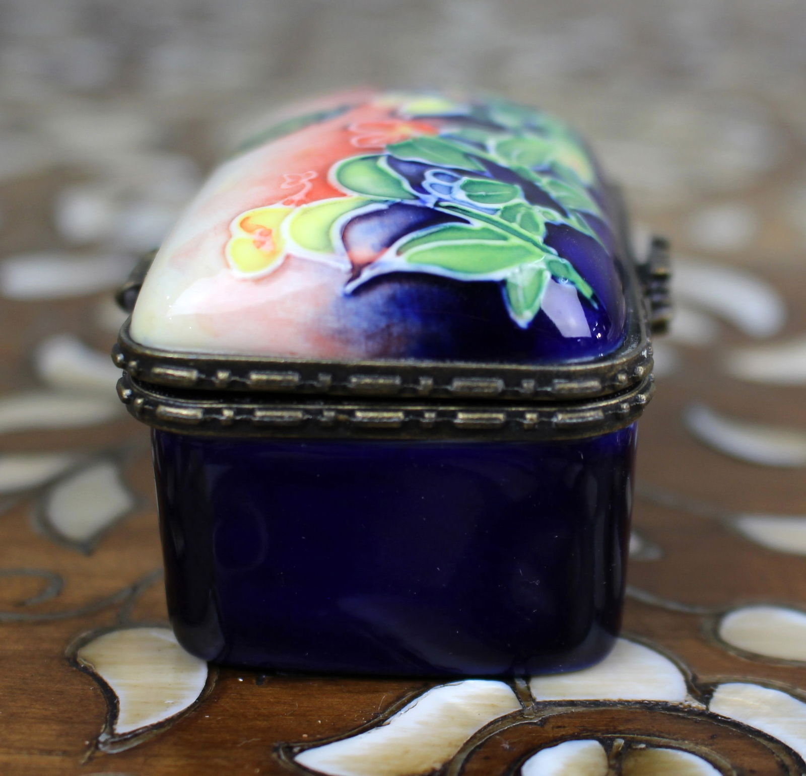 Old Tupton Ware Porcelain Trinket Box with Floral & Butterfly Decoration - 4