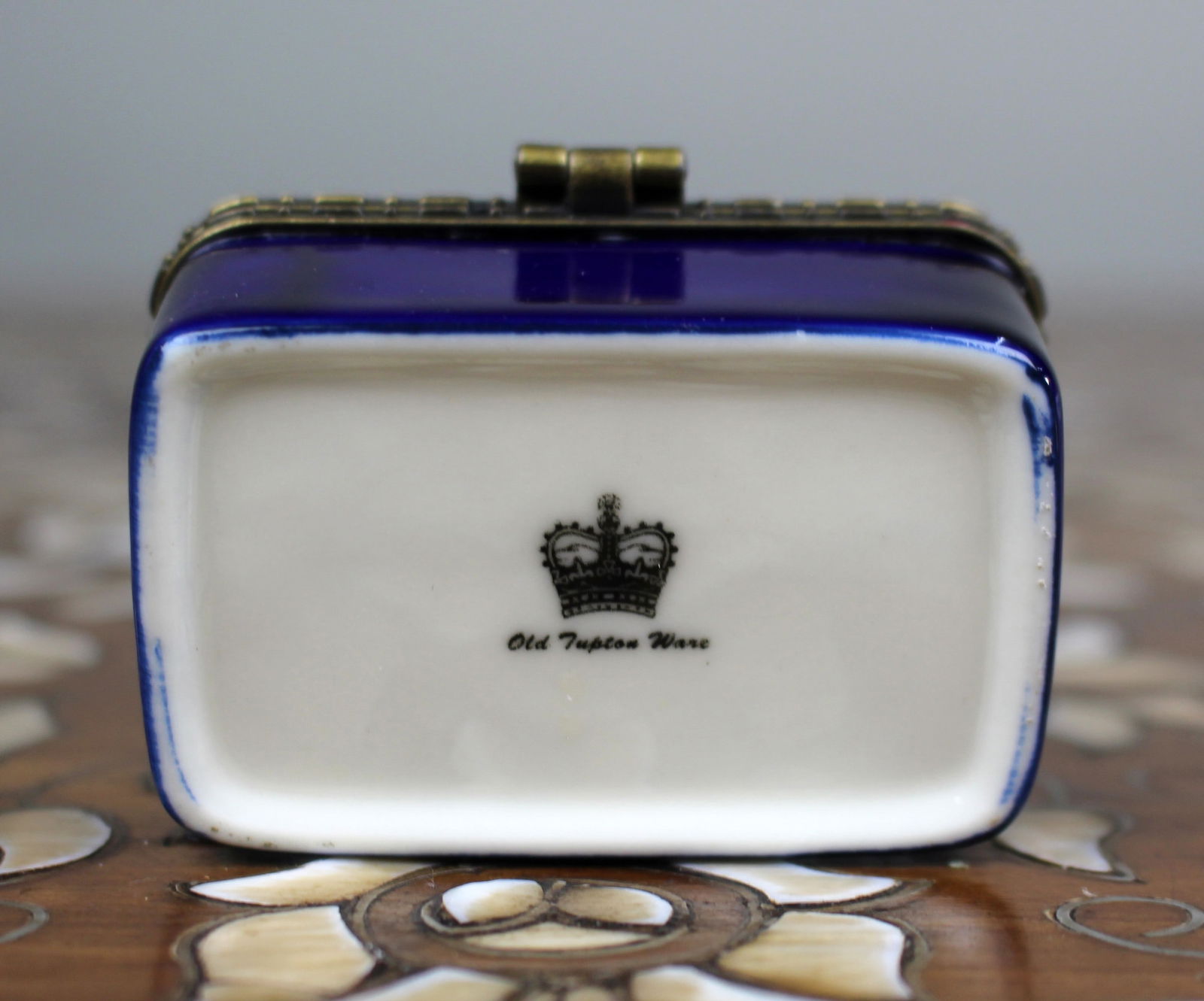 Old Tupton Ware Porcelain Trinket Box with Floral & Butterfly Decoration - 7