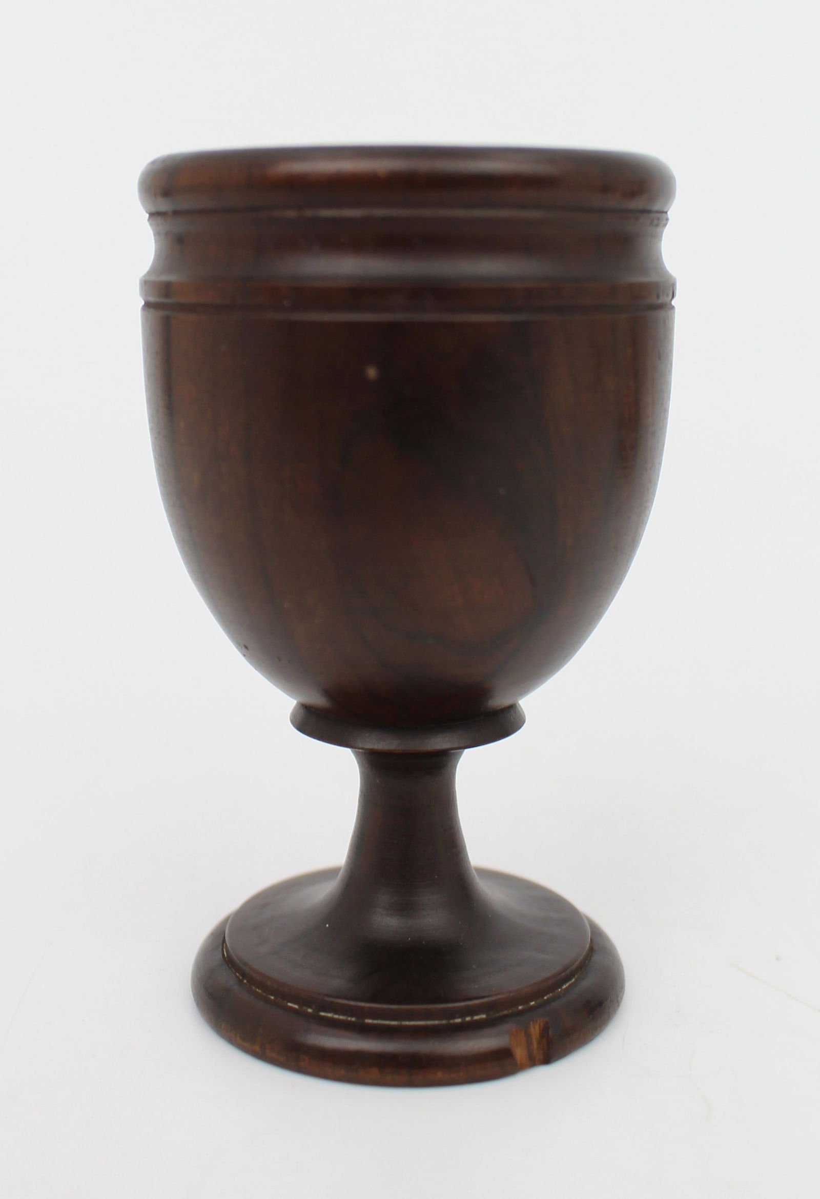 Small Turned Rosewood Goblet or Egg Cup, 19th Century: Title: Small Turned Rosewood Goblet or Egg Cup, 19th Century Description: Small Turned Rosewood Goblet or Egg Cup, 19th Century A finely turned small goblet or egg cup, likely dating to the 19th