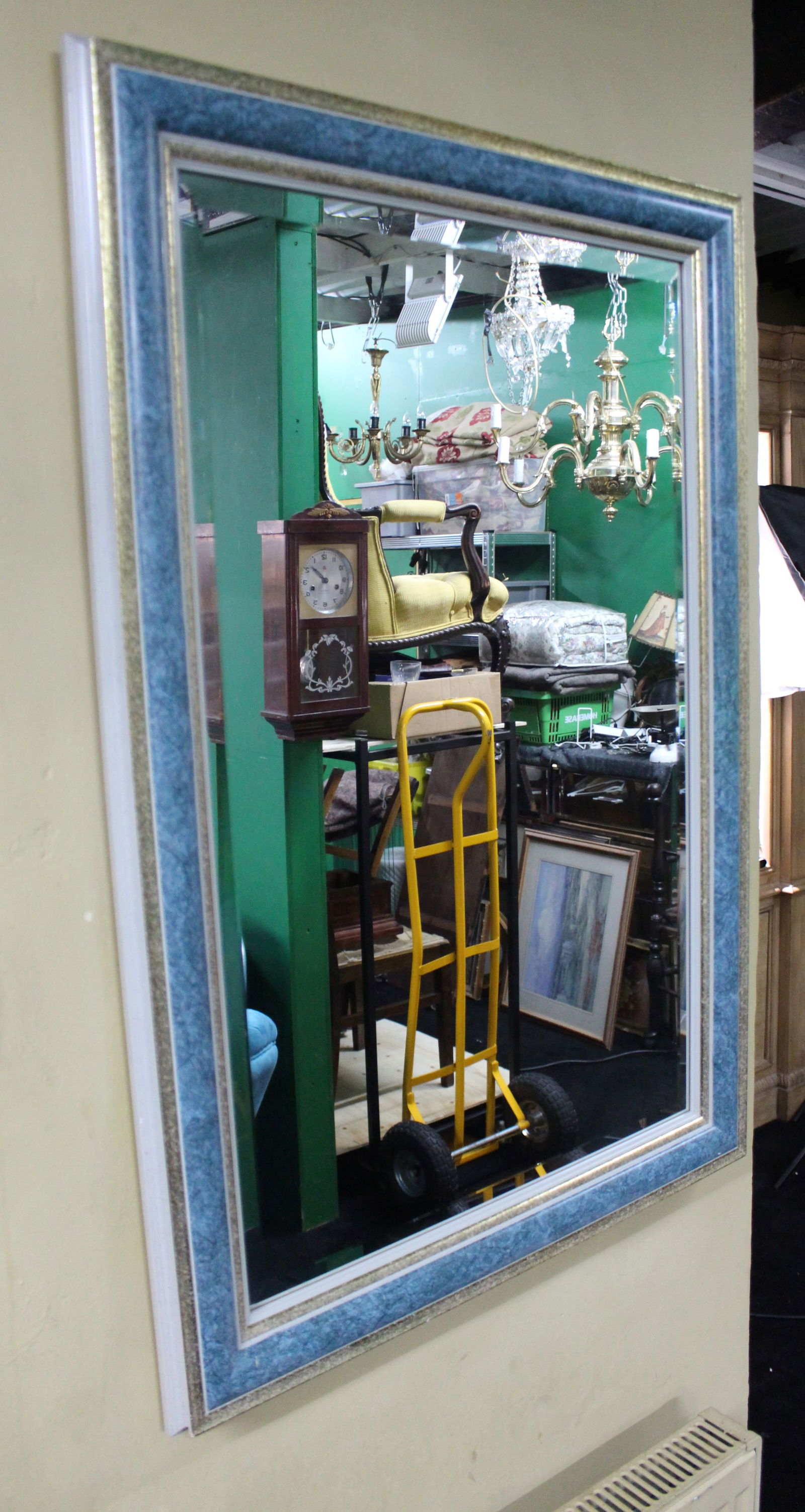 Bevelled Mirror: Title: Bevelled Mirror Description: Measures 67 x 98 cm Condition: Used Delivery option: Collection & Delivery Location Category: Antiques