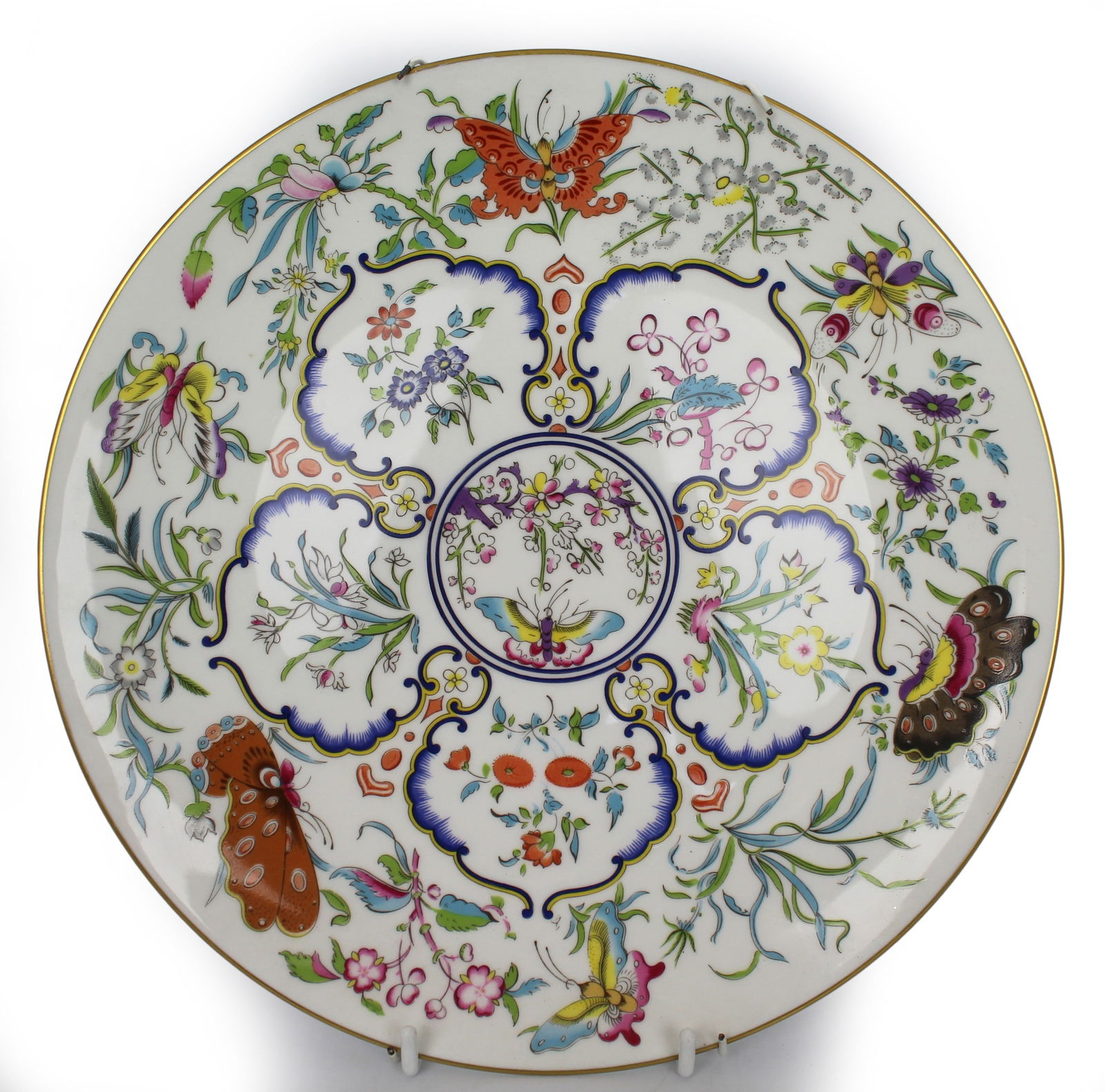 Royal Worcester Chinoiserie Exotic Butterflies Plate: Title: Royal Worcester Chinoiserie Exotic Butterflies Plate Description: Royal Worcester Chinoiserie Exotic Butterflies Plate Royal Worcester. Metal plate stand for wall hanging. Diameter: 27 cm
