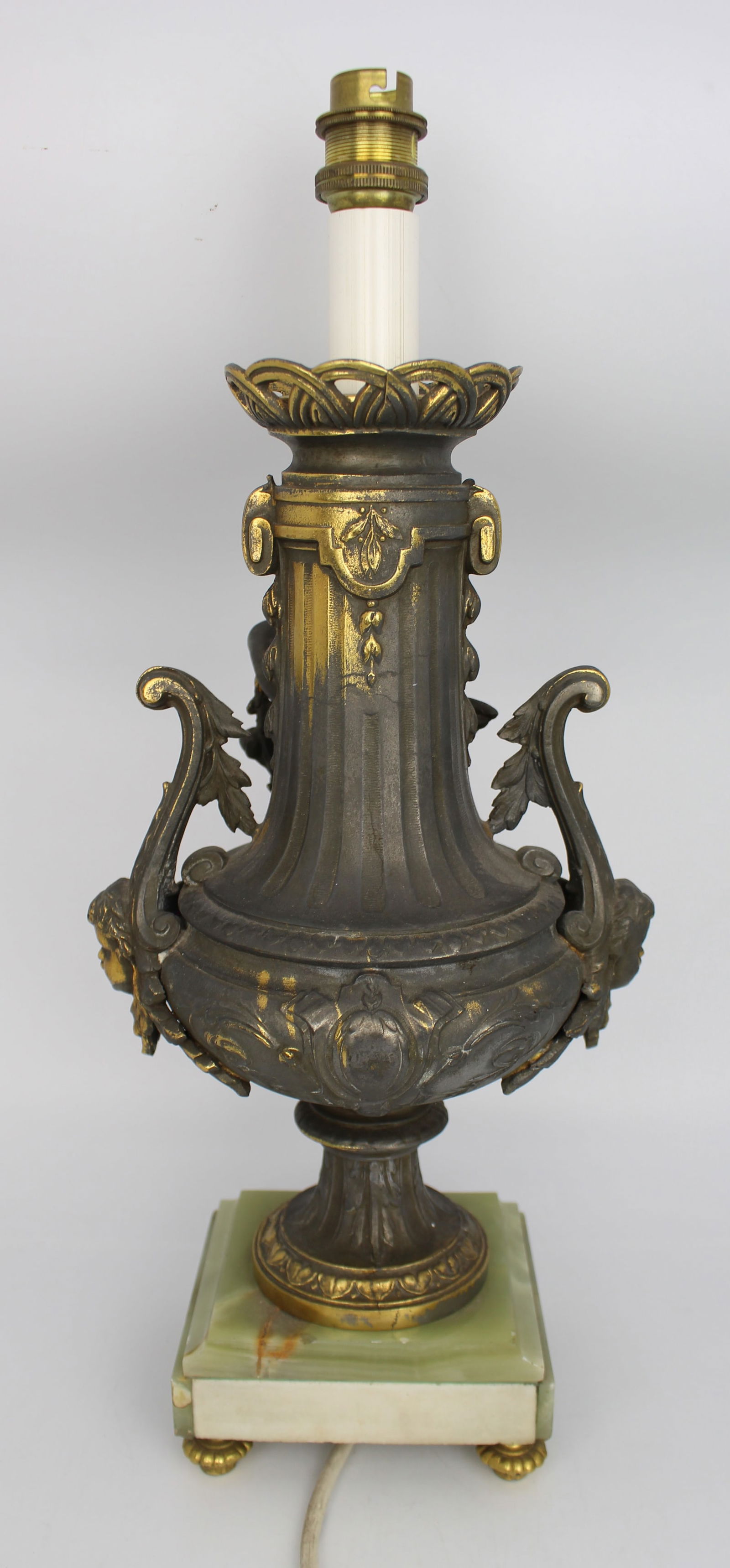 Vintage Gilt Brass Cherub Onyx Table Lamp - 5