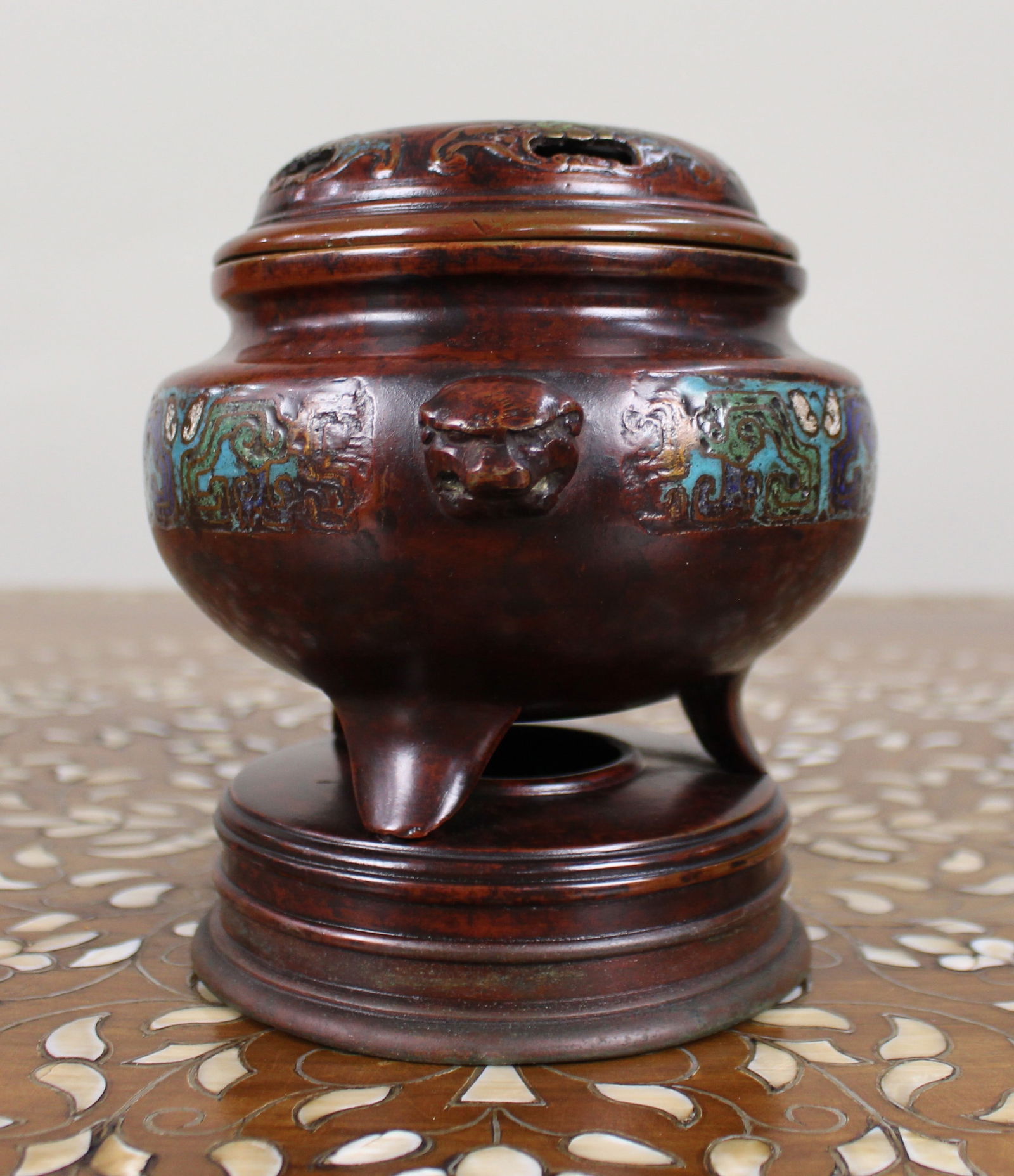 Antique Chinese Cloisonné Bronze Tripod Censer, c.1890 - 5
