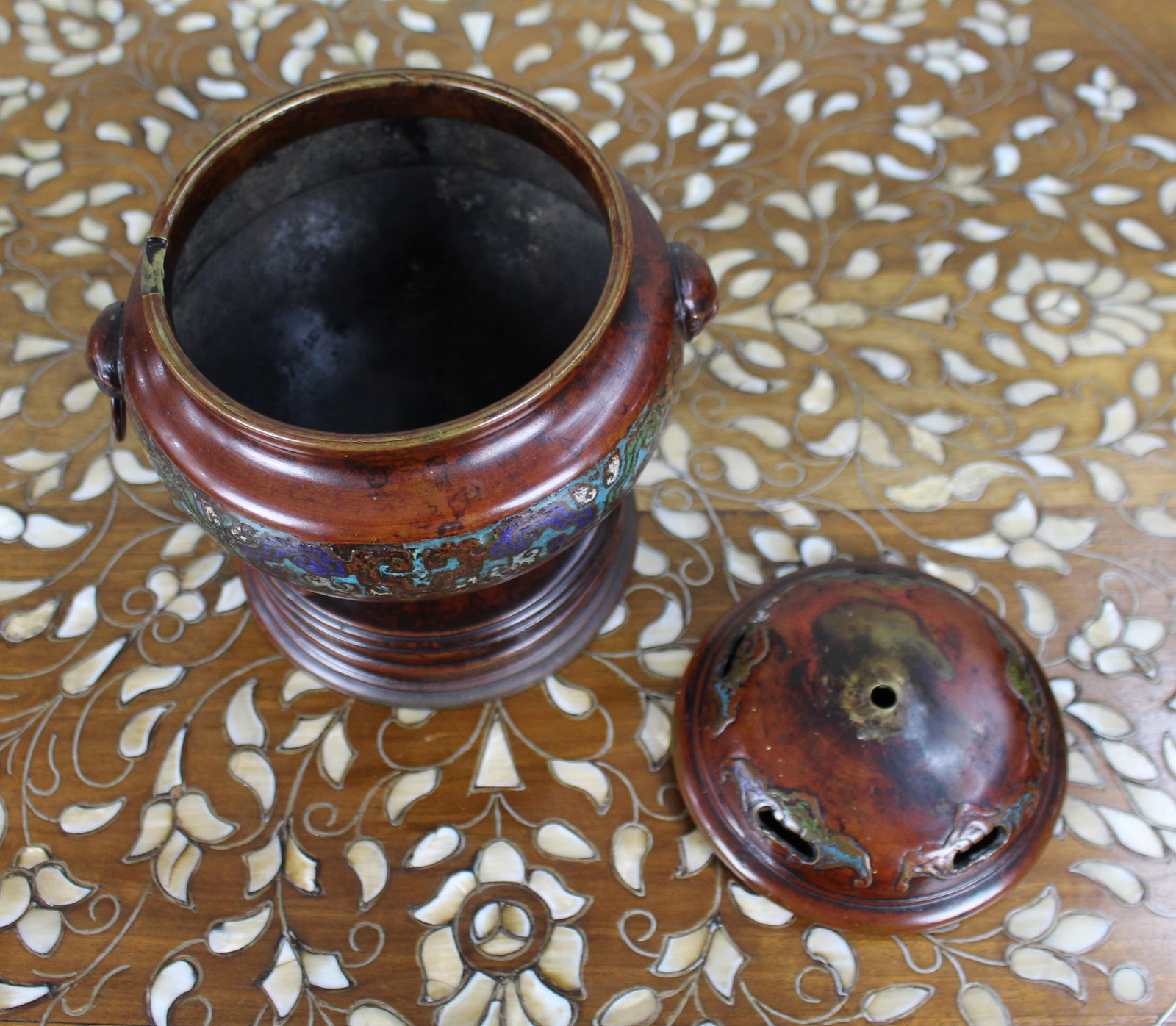 Antique Chinese Cloisonné Bronze Tripod Censer, c.1890 - 6
