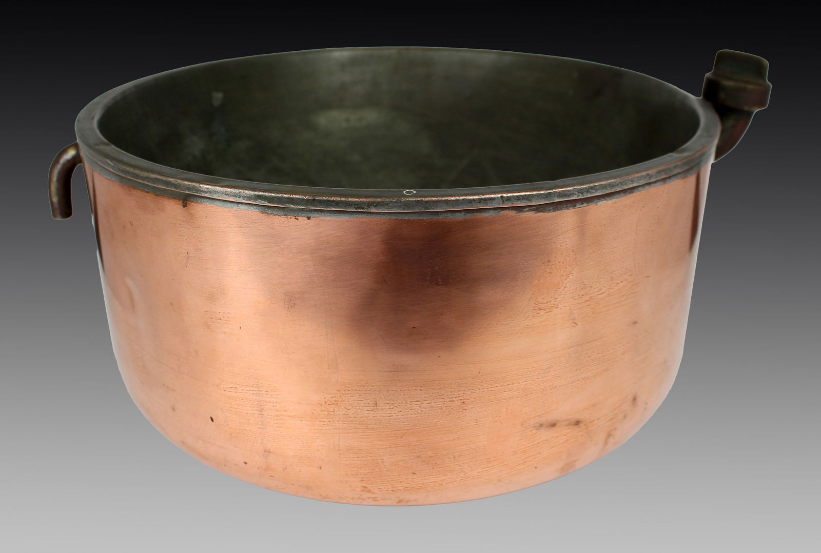 Large Antique Copper Bain Marie: Title: Large Antique Copper Bain Marie Description: Large Antique Copper Bain Marie A fascinating and heavy antique piece of kitchenalia, dating to the late 19th or early 20th century. Raised