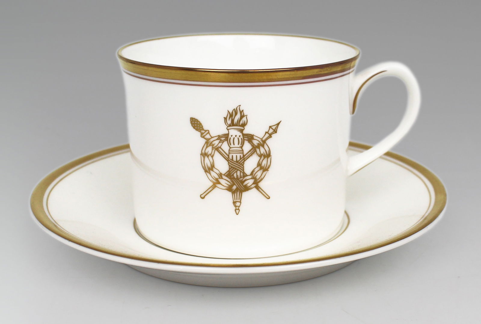 Royal Worcester Commemorative Tea Cup & Saucer Retailed by Harrods: Title: Royal Worcester Commemorative Tea Cup & Saucer Retailed by Harrods Description: Royal Worcester Commemorative Tea Cup & Saucer Retailed by Harrods Royal Worcester. Late 20th