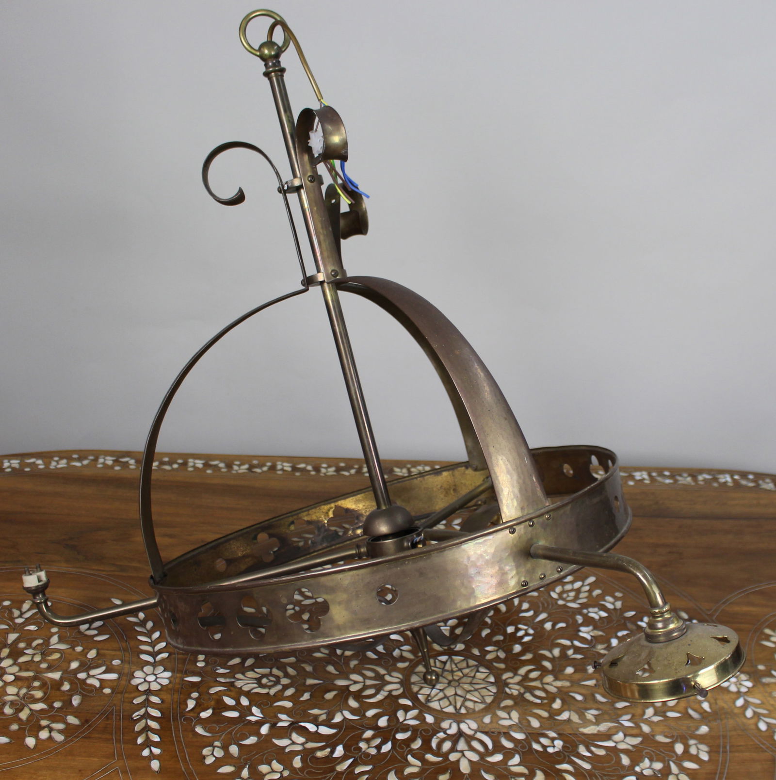 Antique Gothic Revival Brass Three-Light Gasolier with Opalescent Glass Shades, circa 1900 - 8