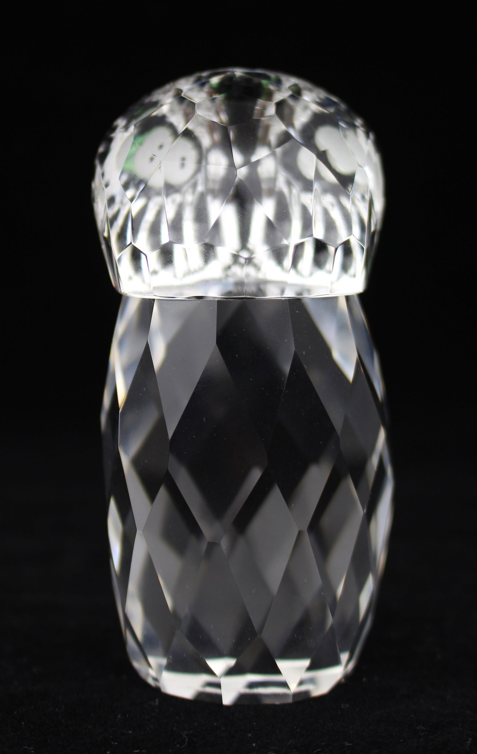 Oleg Cassini Crystal Owl Paperweight - 3