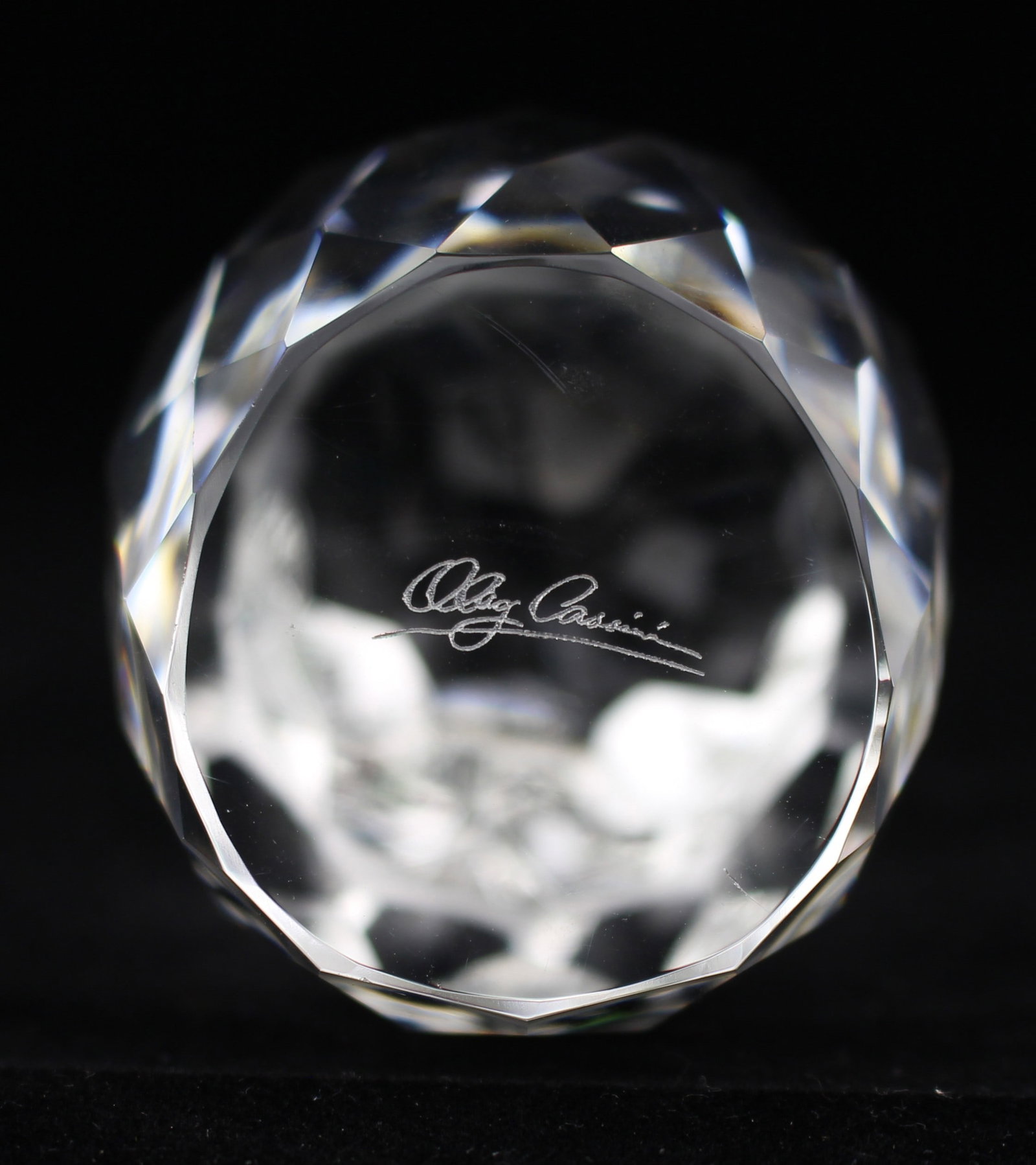 Oleg Cassini Crystal Owl Paperweight - 4