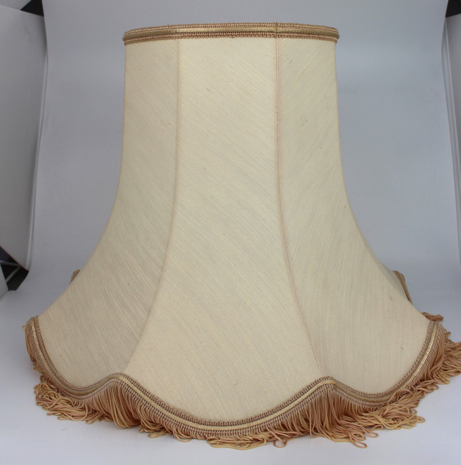 Vintage Decorative Table Lamp & Shade - 7