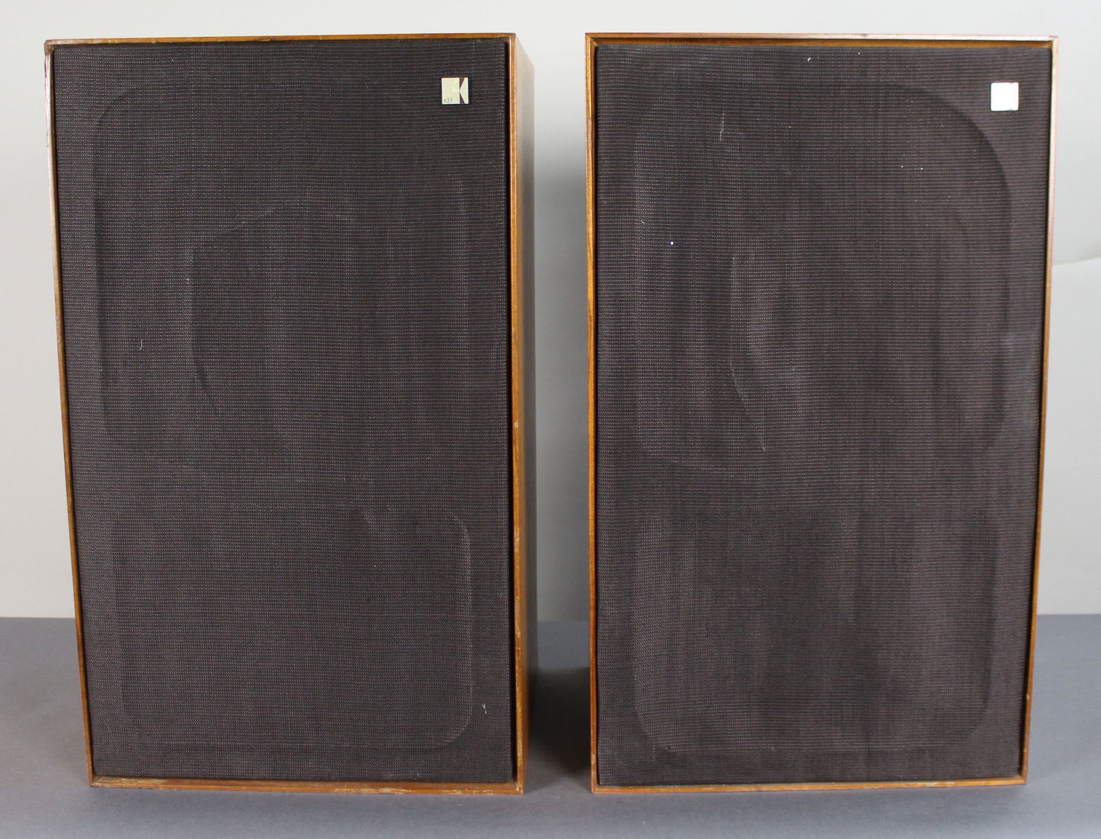 Pair of Vintage KEF Cadenza Loudspeakers – Type SP1024: Title: Pair of Vintage KEF Cadenza Loudspeakers – Type SP1024 Description: Pair of Vintage KEF Cadenza Loudspeakers – Type SP1024 A matched pair of vintage British loudspeakers by