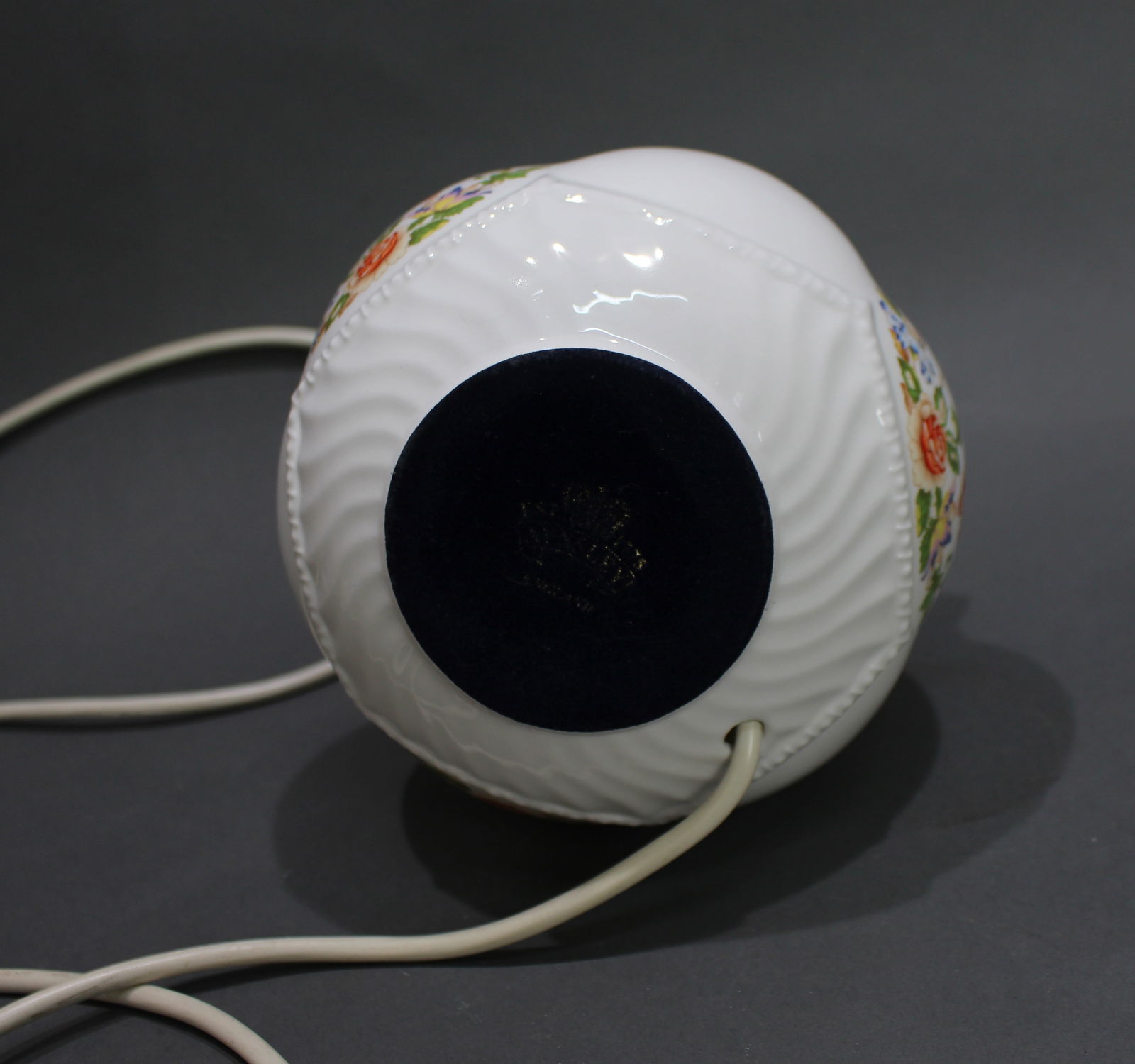 Aynsley Porcelain Butterfly Table Lamp - 2