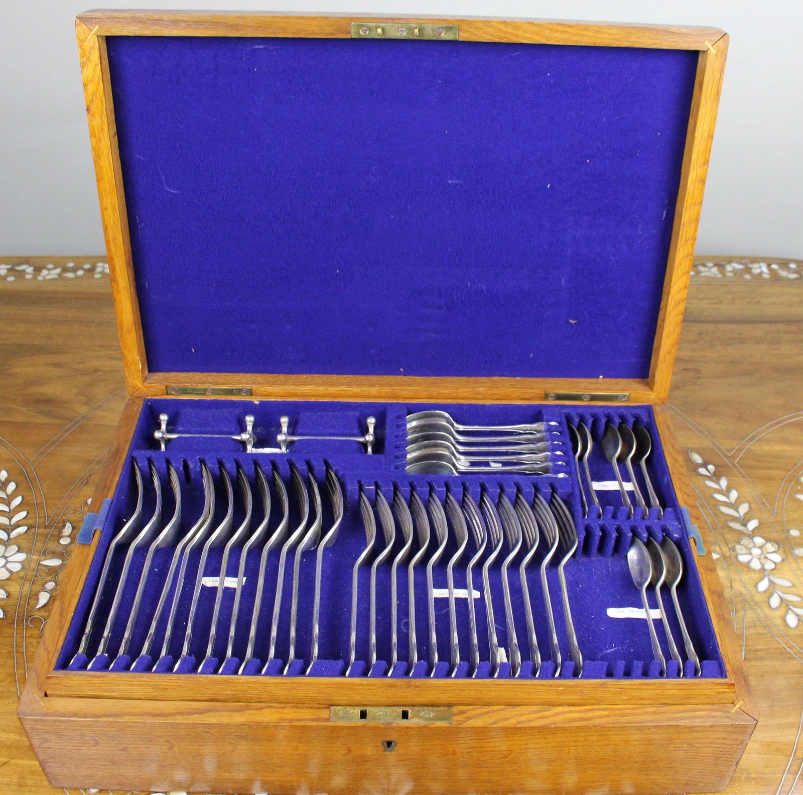 Edwardian Oak Canteen of Silver-Plated Cutlery, P. Bros Ltd, Sheffield, dated 1917: Title: Edwardian Oak Canteen of Silver-Plated Cutlery, P. Bros Ltd, Sheffield, dated 1917 Description: Edwardian Oak Canteen of Silver-Plated Cutlery, P. Bros Ltd, Sheffield, dated 1917 An