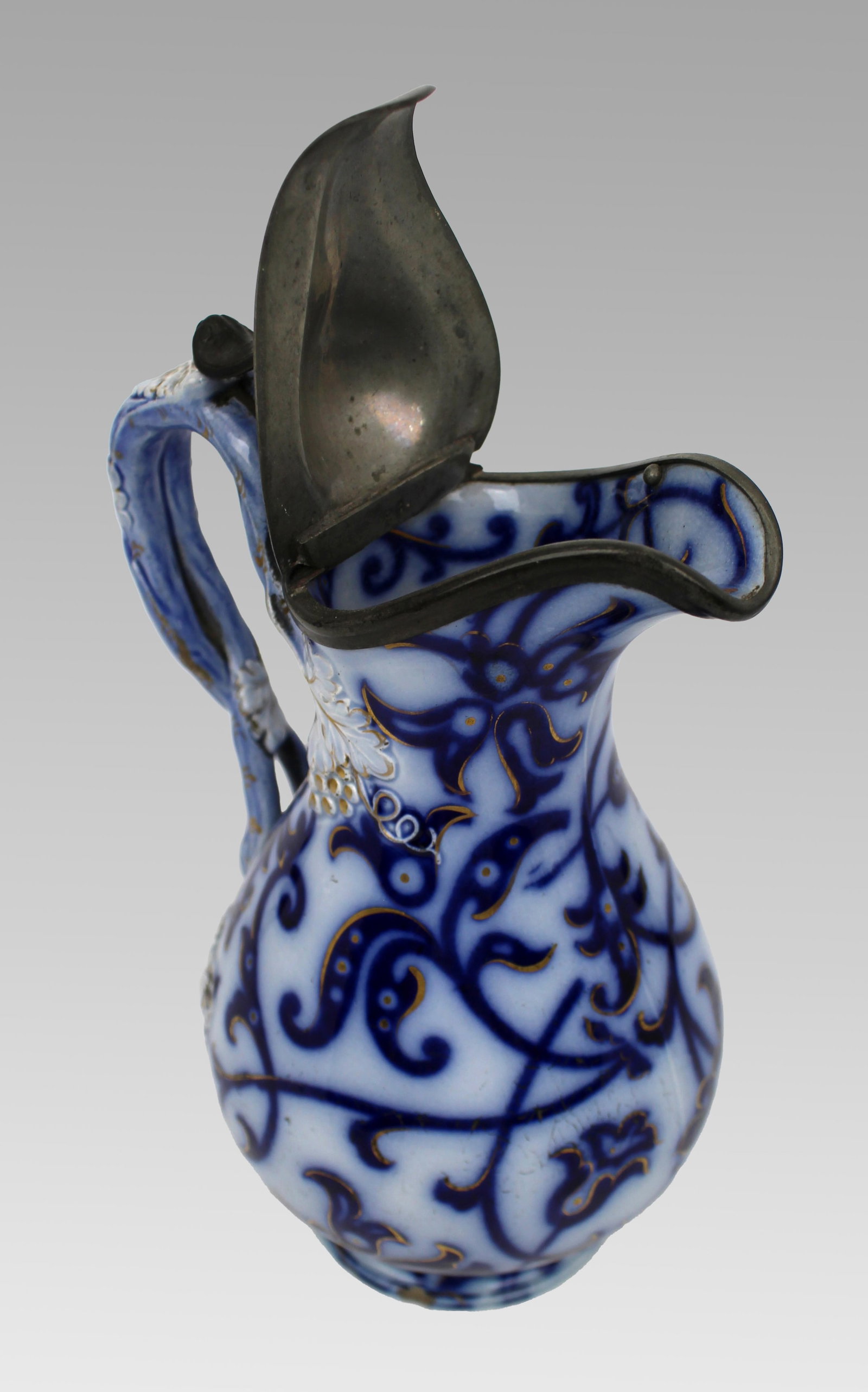 Victorian Flow Blue Relief-Moulded Jug with Pewter Lid, c.1850 - 13