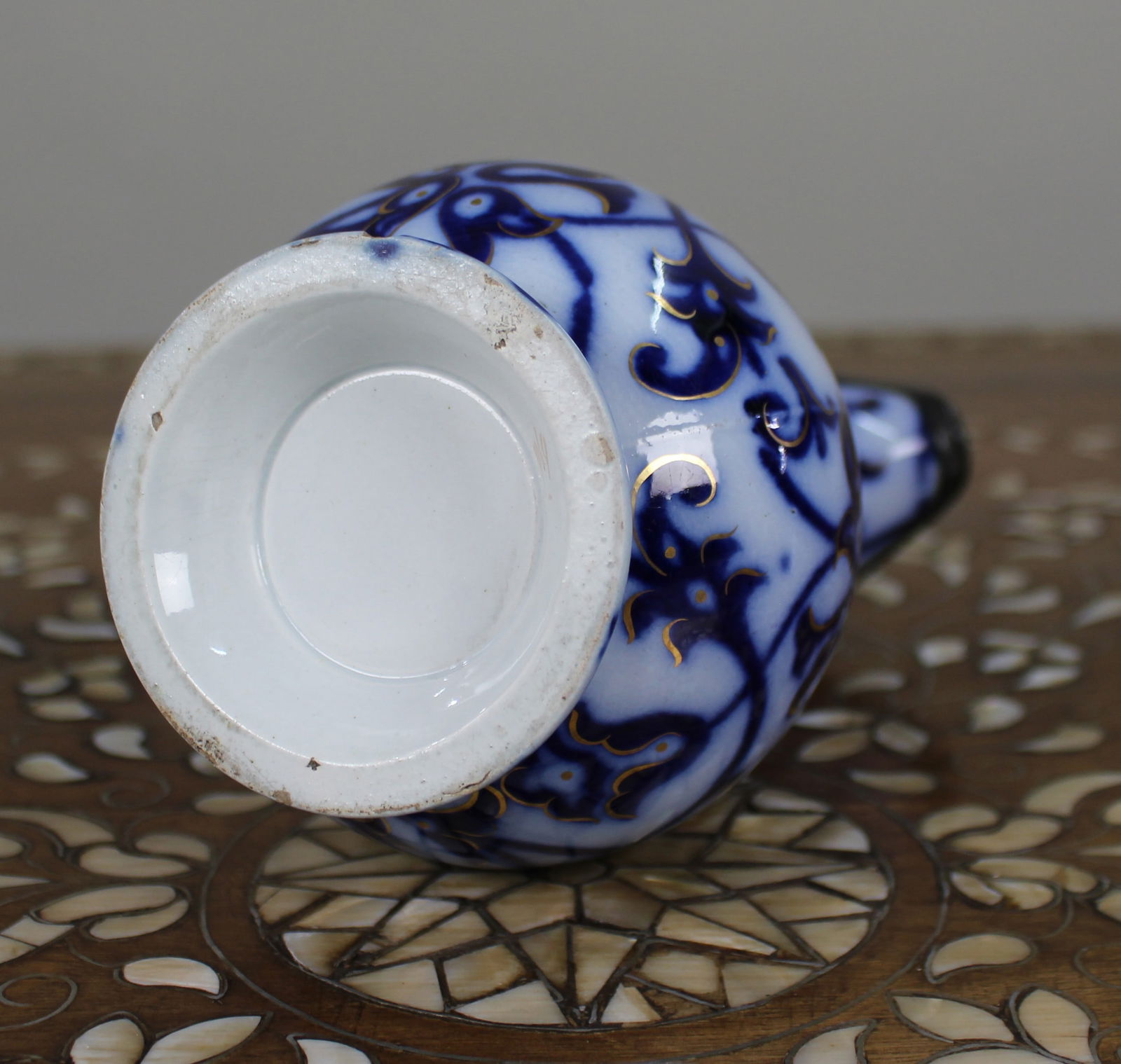 Victorian Flow Blue Relief-Moulded Jug with Pewter Lid, c.1850 - 7