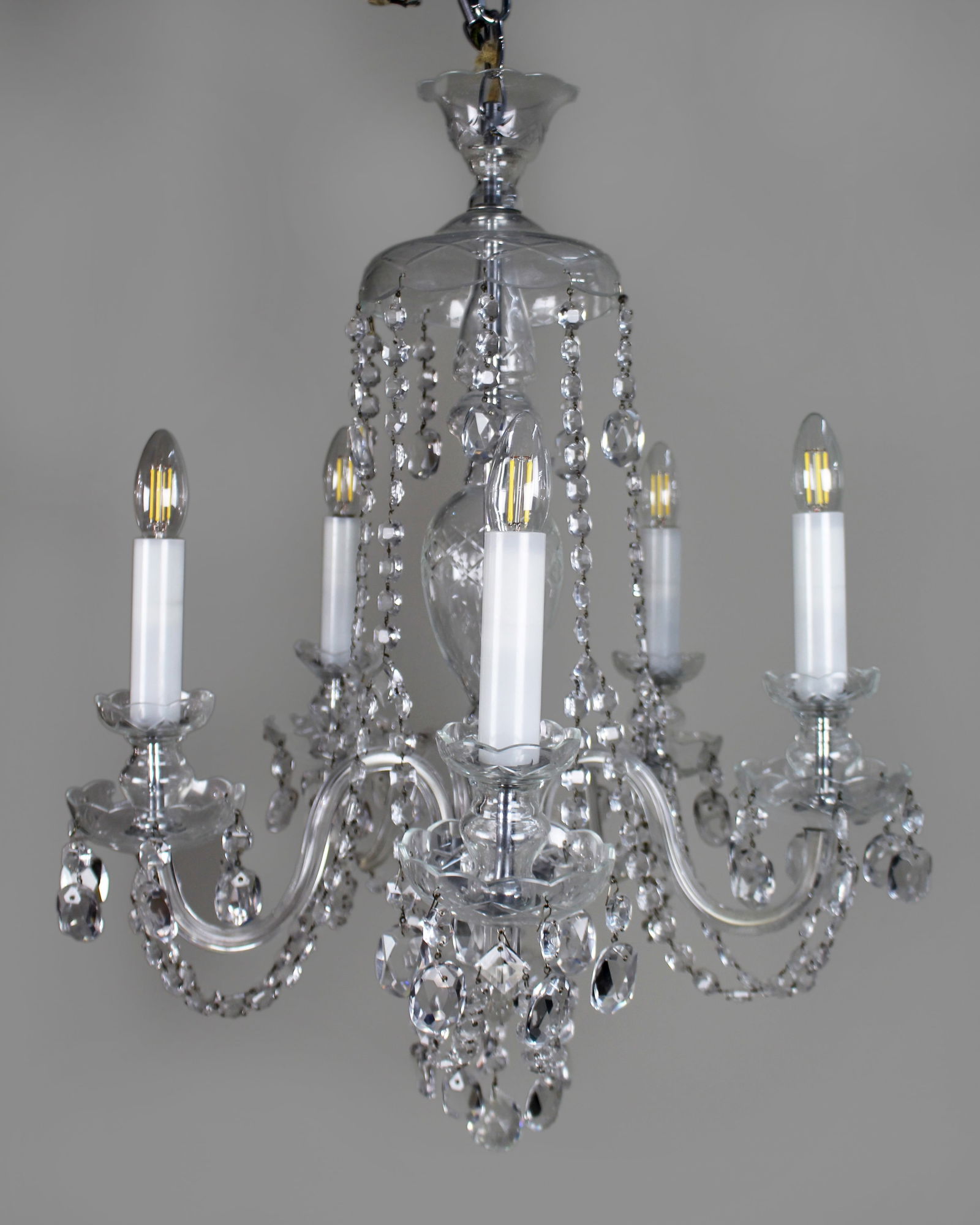 Five-Arm French Cut Glass and Crystal Chandelier, Mid-20th Century: Title: Five-Arm French Cut Glass and Crystal Chandelier, Mid-20th Century Description: Five-Arm French Cut Glass and Crystal Chandelier, Mid-20th Century A finely crafted mid-20th century French