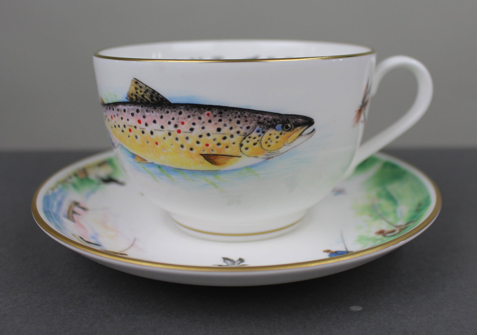 Royal Worcester Fishing Cup & Saucer: Title: Royal Worcester Fishing Cup & Saucer Description: Royal Worcester Fishing Cup & Saucer Condition: Used Delivery option: Collection & Delivery Location Category: Antiques