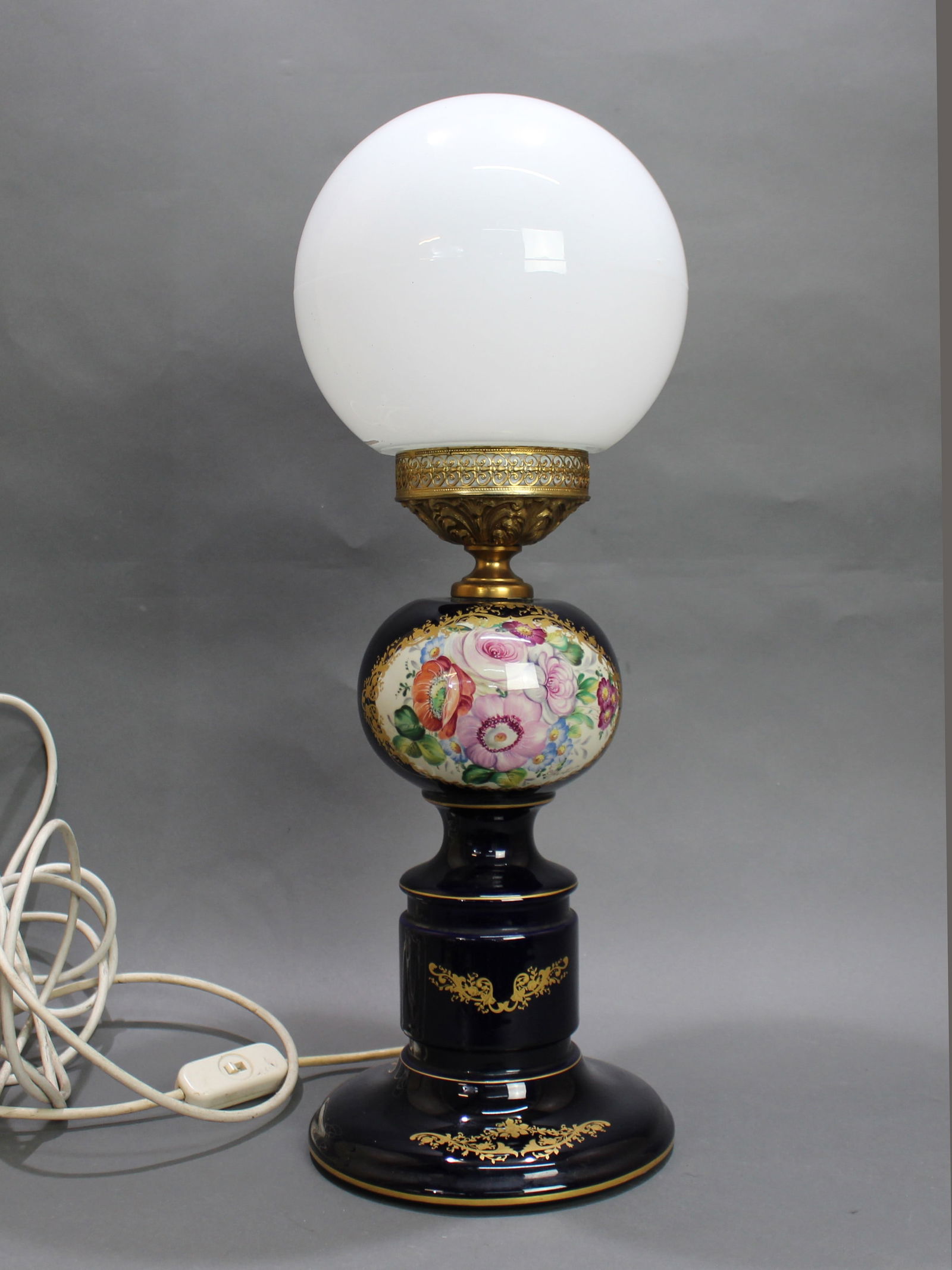 Vintage French-Style Porcelain Table Lamp with Floral Decoration - 6