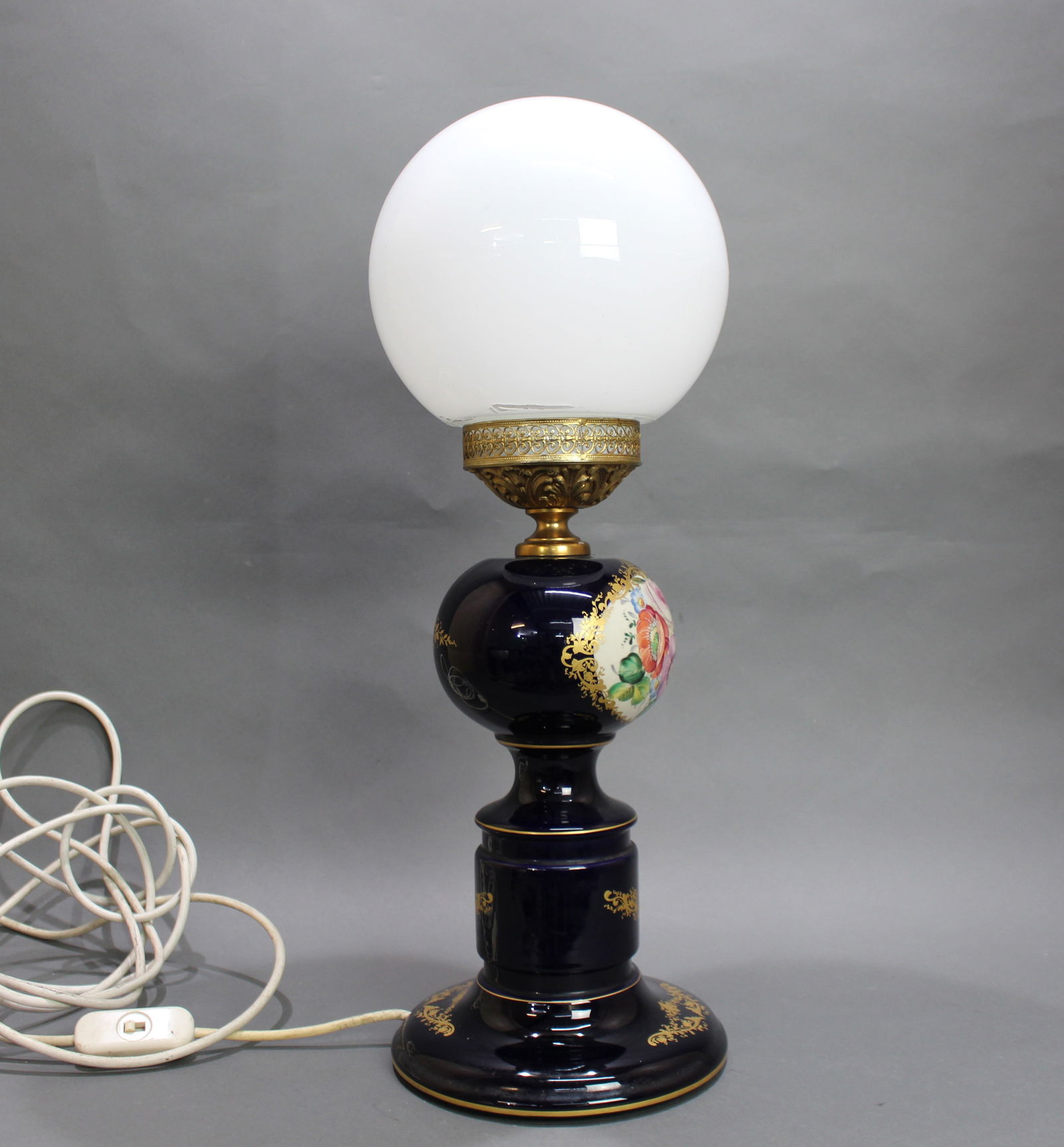 Vintage French-Style Porcelain Table Lamp with Floral Decoration - 7