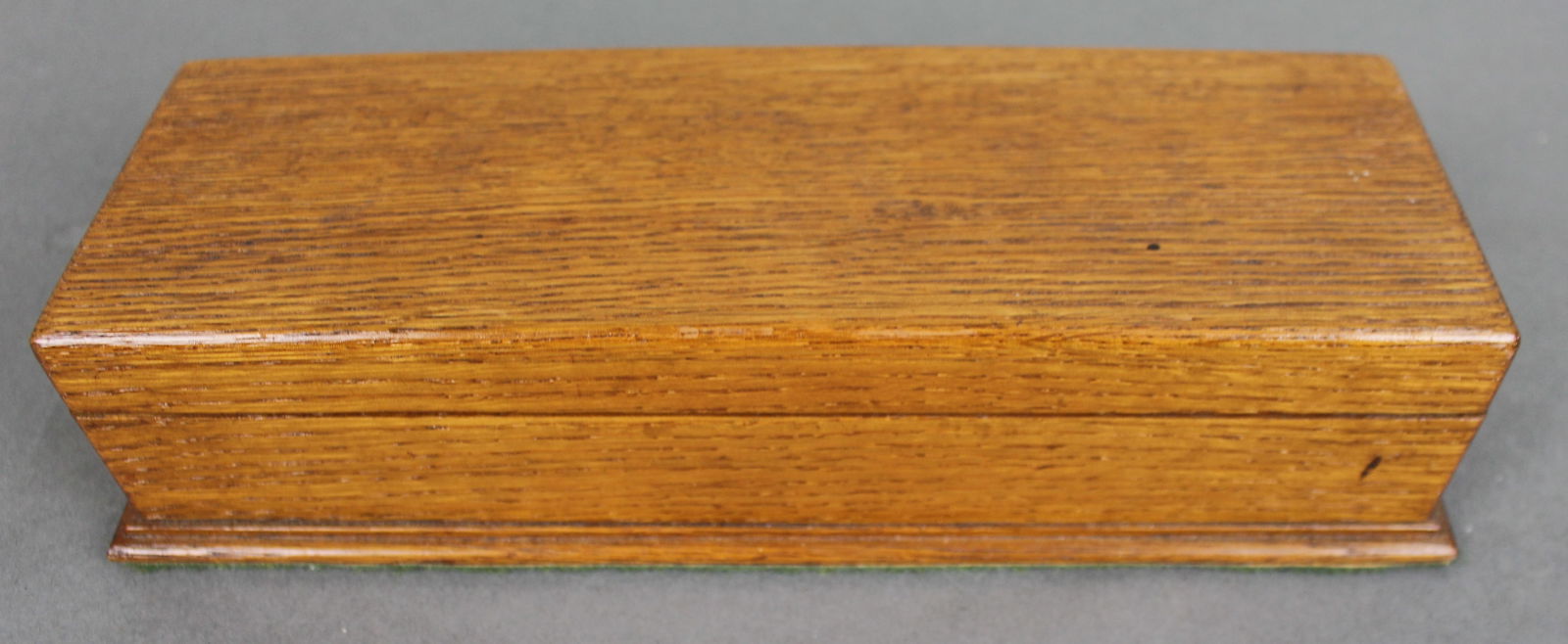 Antique Oak Desk Stationary Box: Title: Antique Oak Desk Stationary Box Description: Antique Oak Desk Stationary Box Condition: Used Delivery option: Collection & Delivery Location Category: Antiques