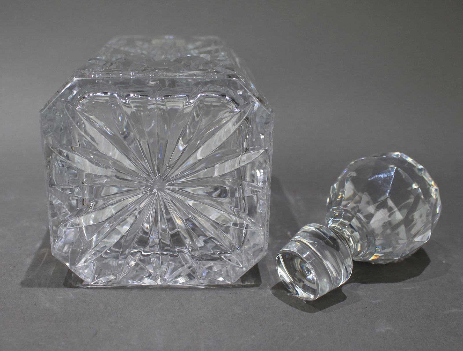 Vintage Royal Doulton Crystal Square Shaped Spirit Decanter - 3