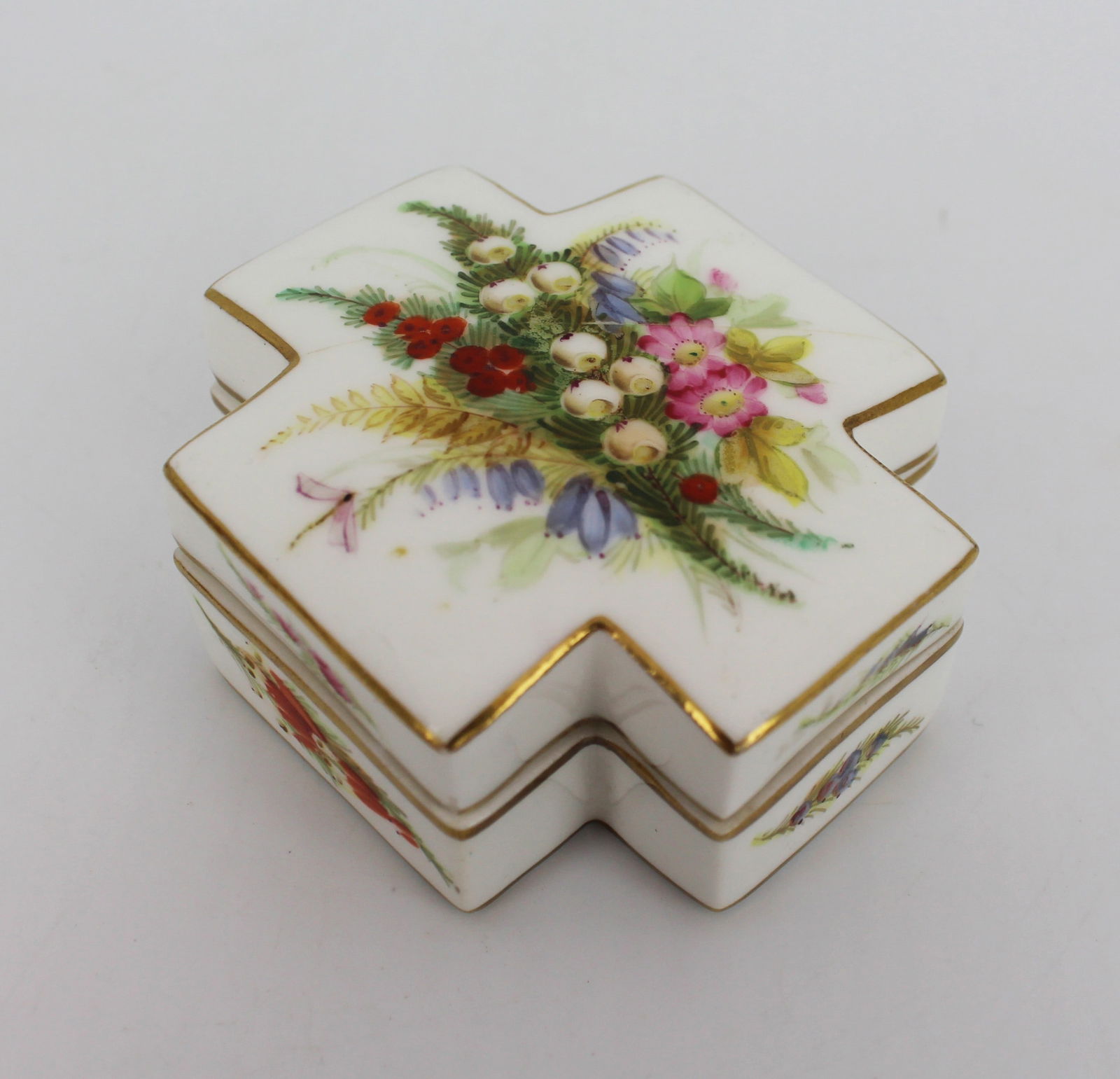 Coalport Hand Painted Cruciform Trinket Box: Title: Coalport Hand Painted Cruciform Trinket Box Description: Coalport Hand Painted Cruciform Trinket Box c.1900 English, late Victorian Cruciform lidded box Hand painted floral decoration