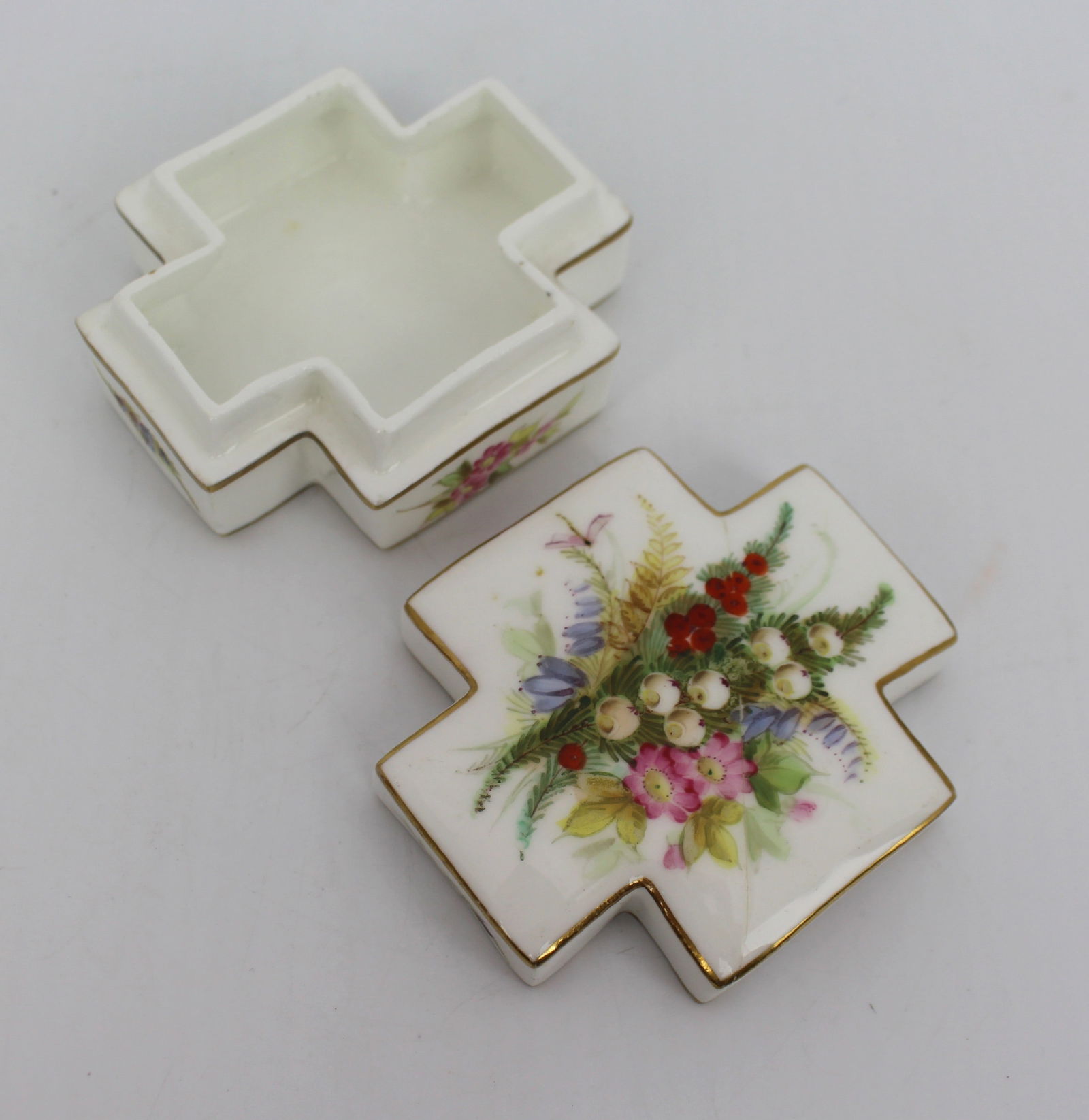 Coalport Hand Painted Cruciform Trinket Box - 5