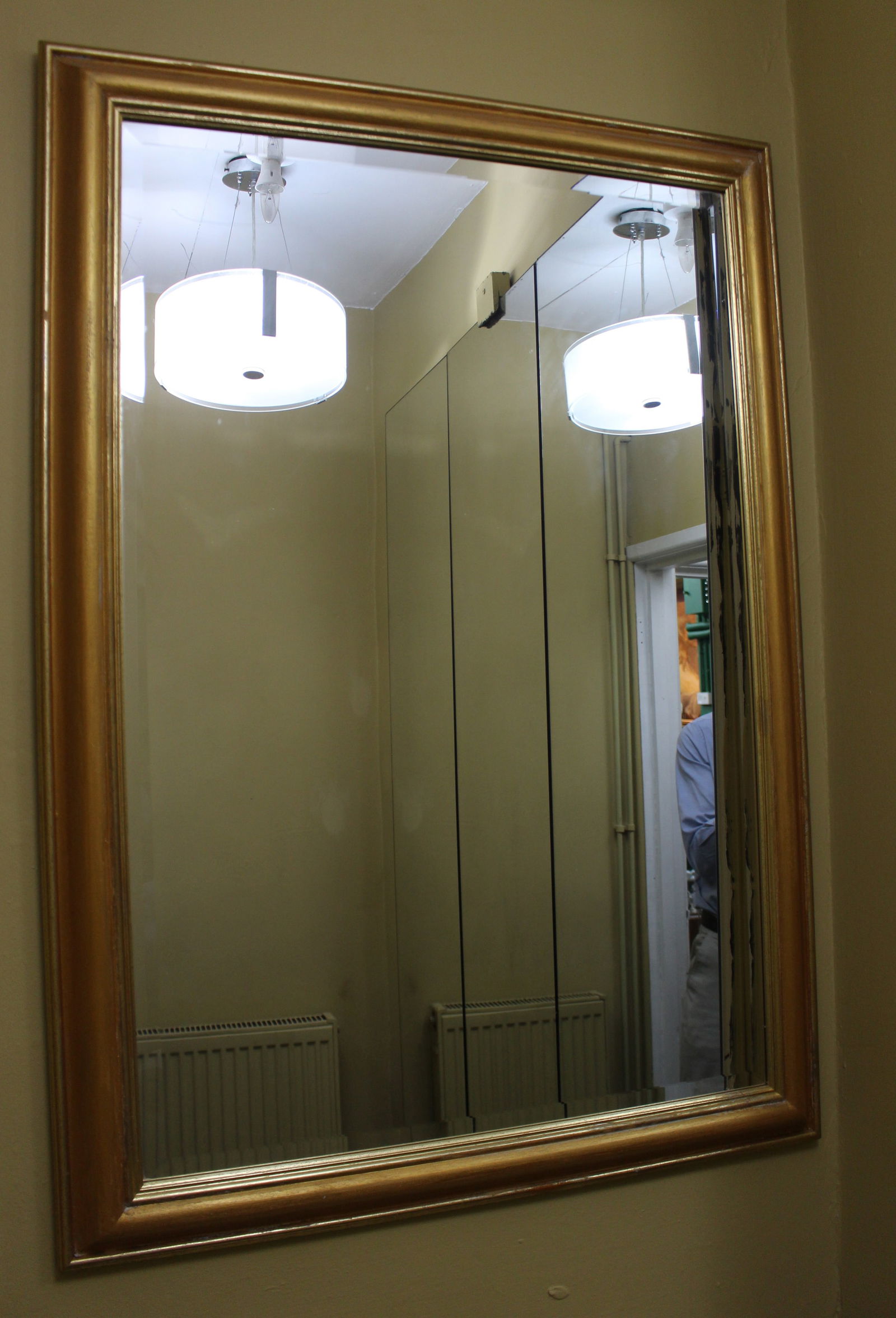 Vintage Gilt Mirror: Title: Vintage Gilt Mirror Description: Measures 74 x 104 cm Condition: Used Delivery option: Collection & Delivery Location Category: Antiques