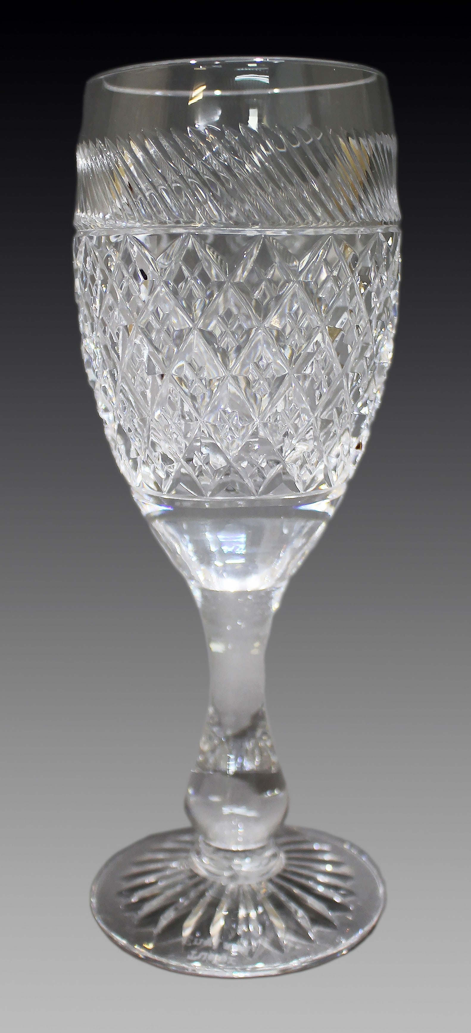 Set of 6 Fine Tudor Crystal Cut Glass Wine Glasses - 2