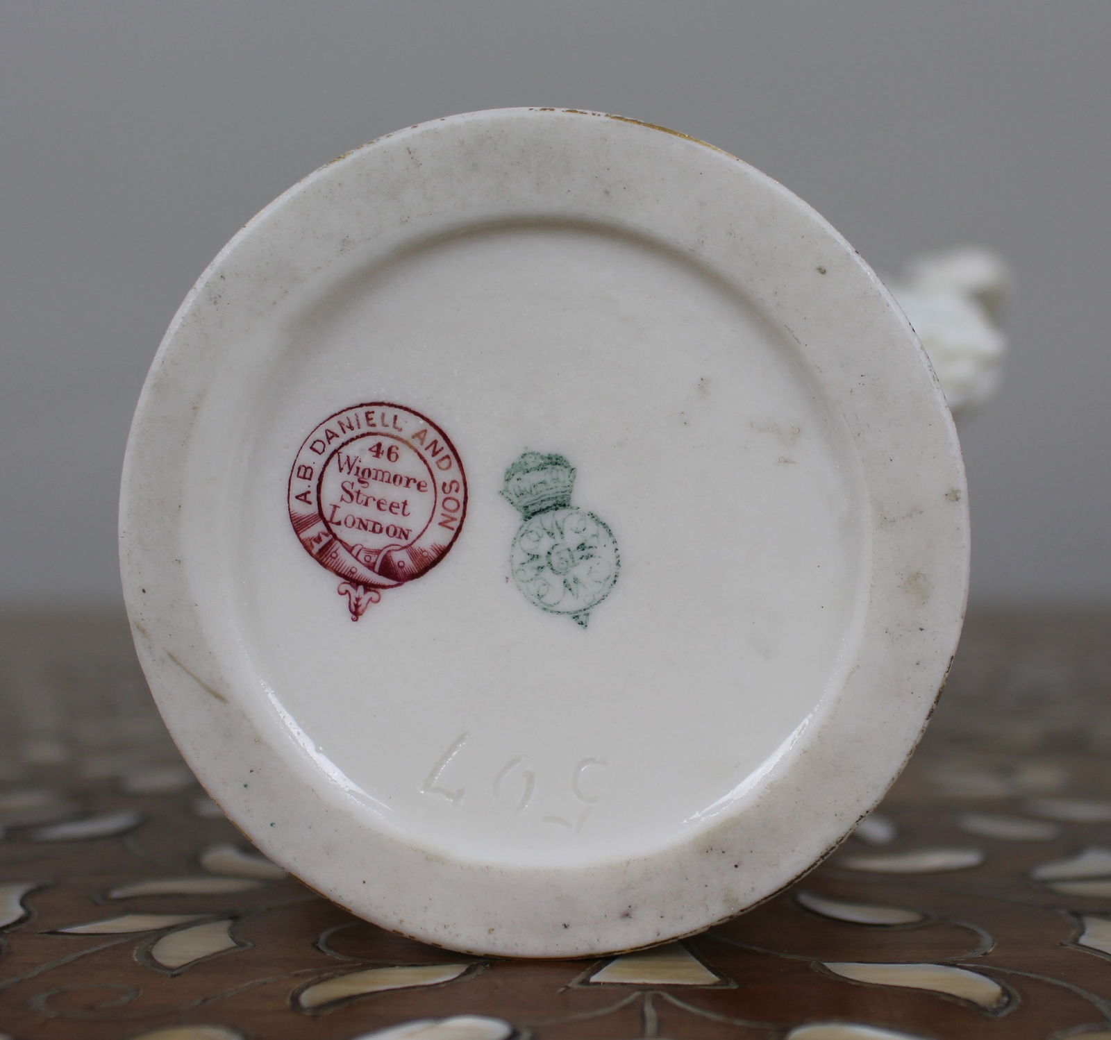 Royal Worcester Exhibition Vase – Retailed by A.B. Daniell & Son, 1884 - 7