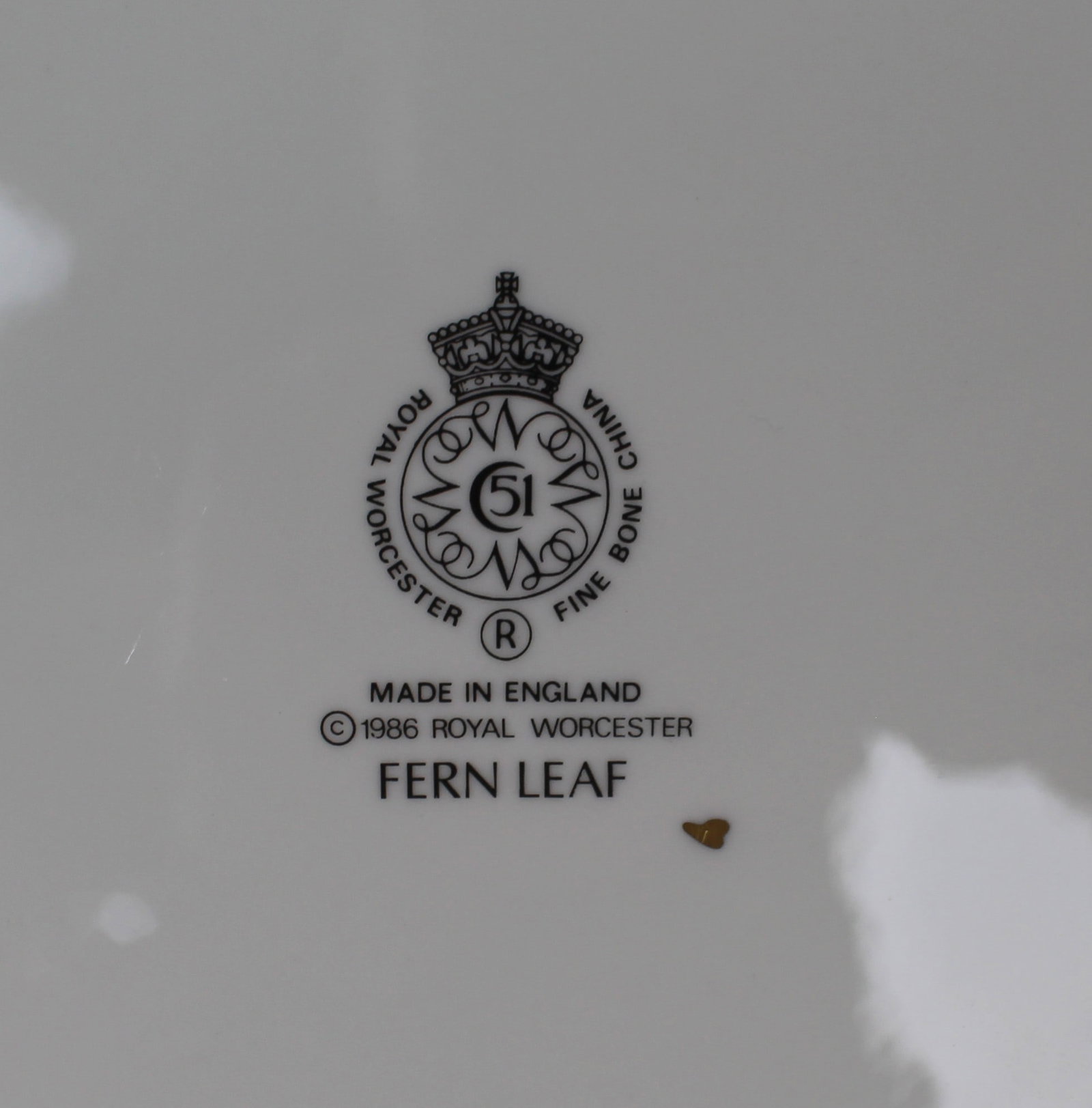 Pair of Royal Worcester Fern Leaf Plates - 3